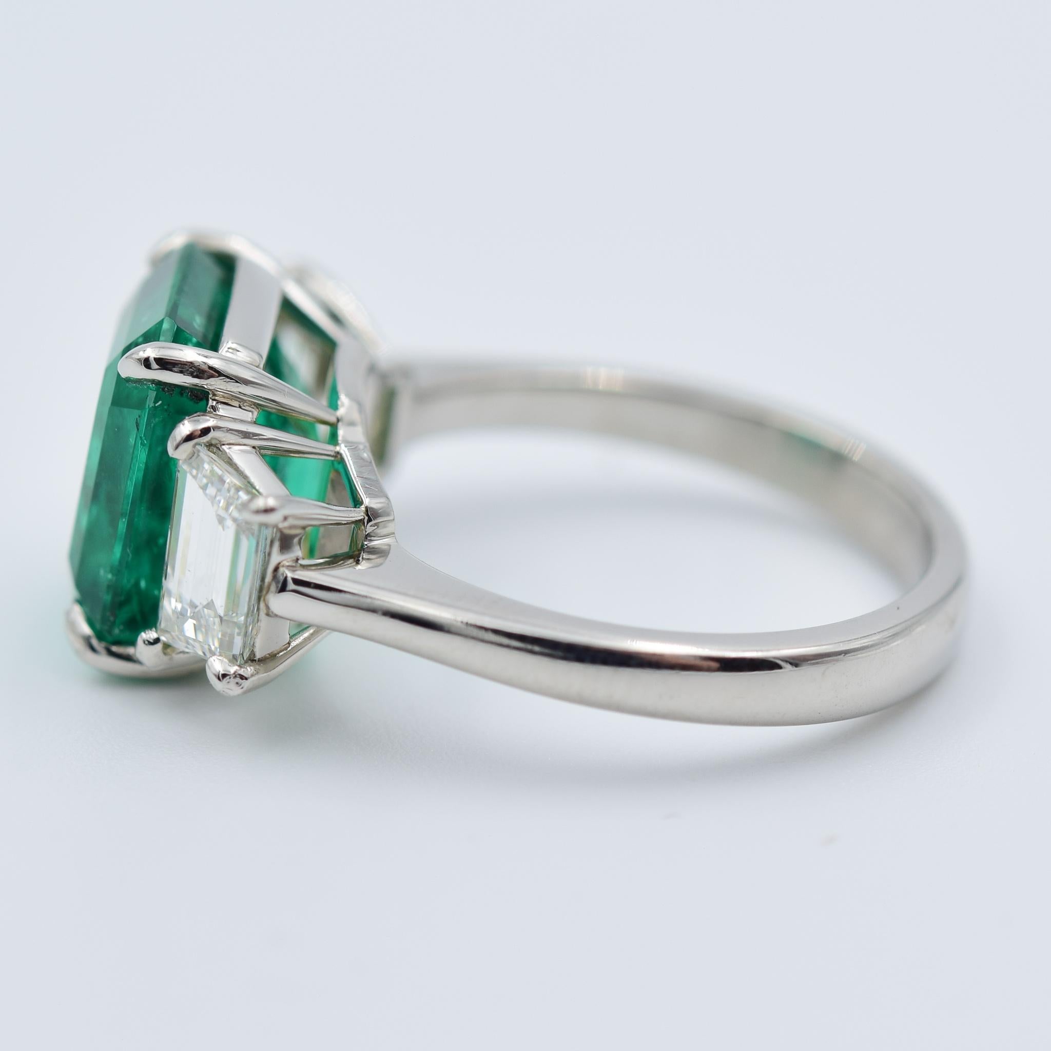 Women's AGL Certified 4.64 Carat Colombian Emerald Ring in Platinum w 0.96 Diamond ctw