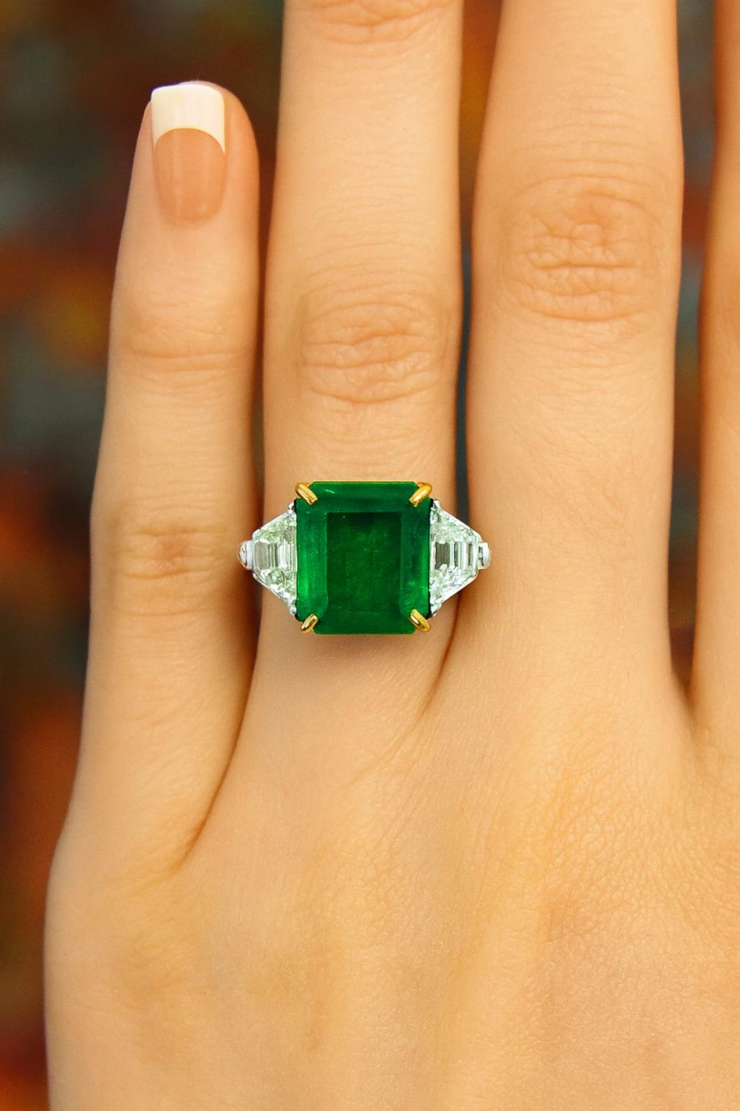 AGL-zertifizierter 5,10 Karat kolumbianischer Smaragd und Diamantring in Platin im Zustand „Neu“ im Angebot in Chicago, IL