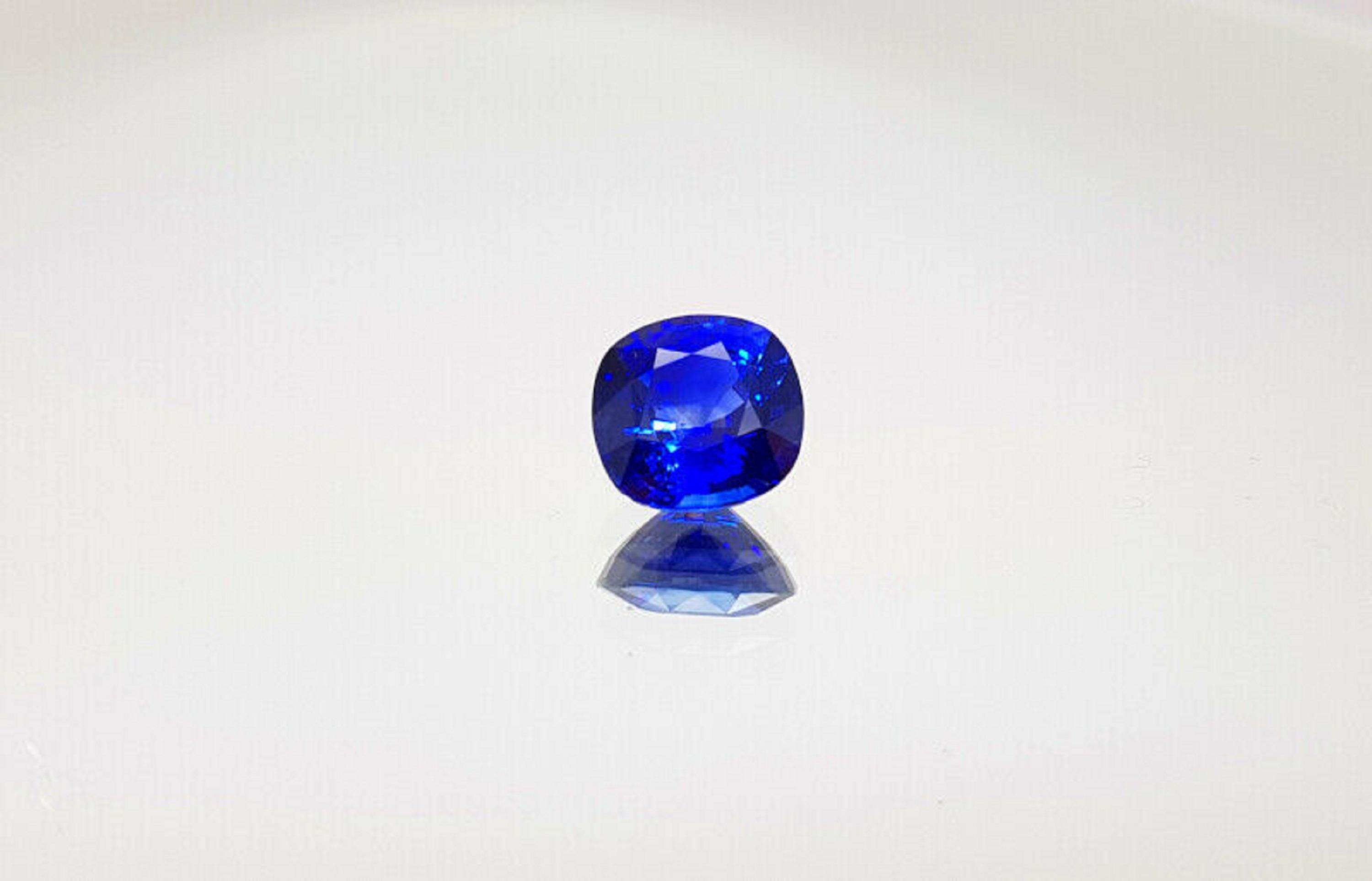 AGL Certified 5.49 Carat Square Cushion Cut Sapphire In New Condition In Los Angeles, CA