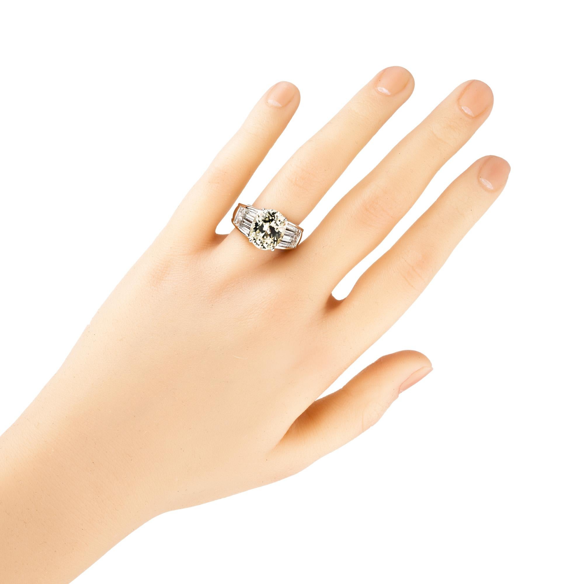 Bague de fiançailles en platine avec saphir ovale naturel certifié AGL de 5,89 carats et diamants en vente 3