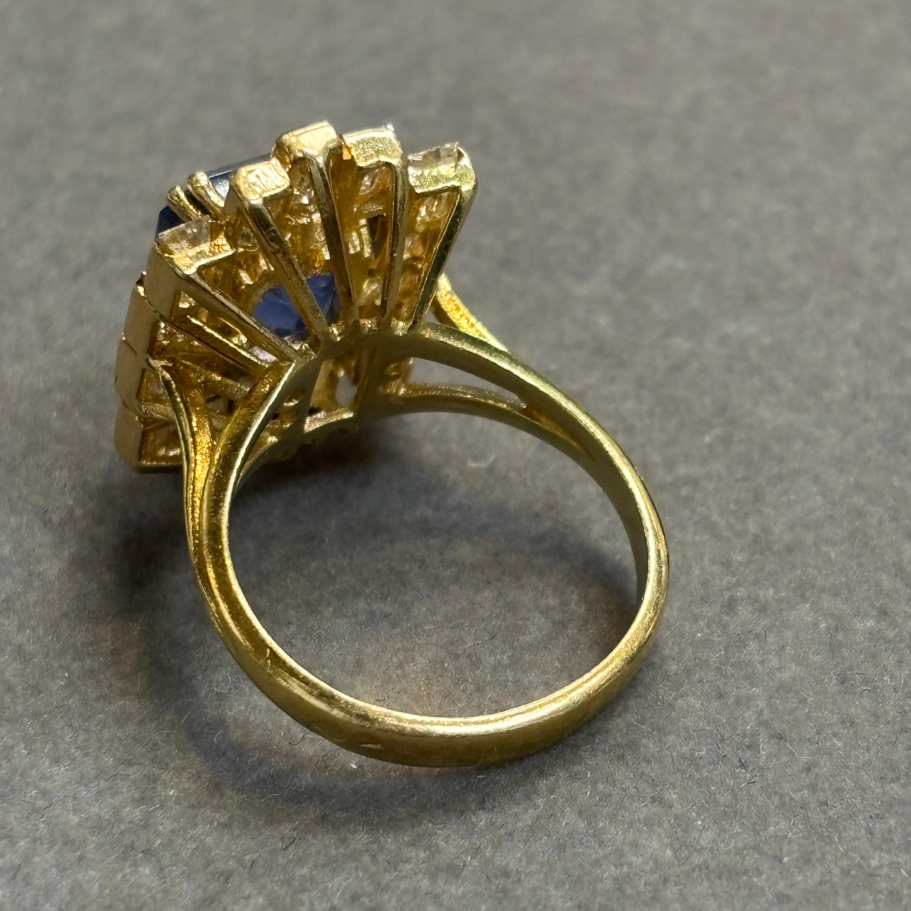 Anello con zaffiro naturale e diamante certificato AGL da 5,94 carati in vendita 4
