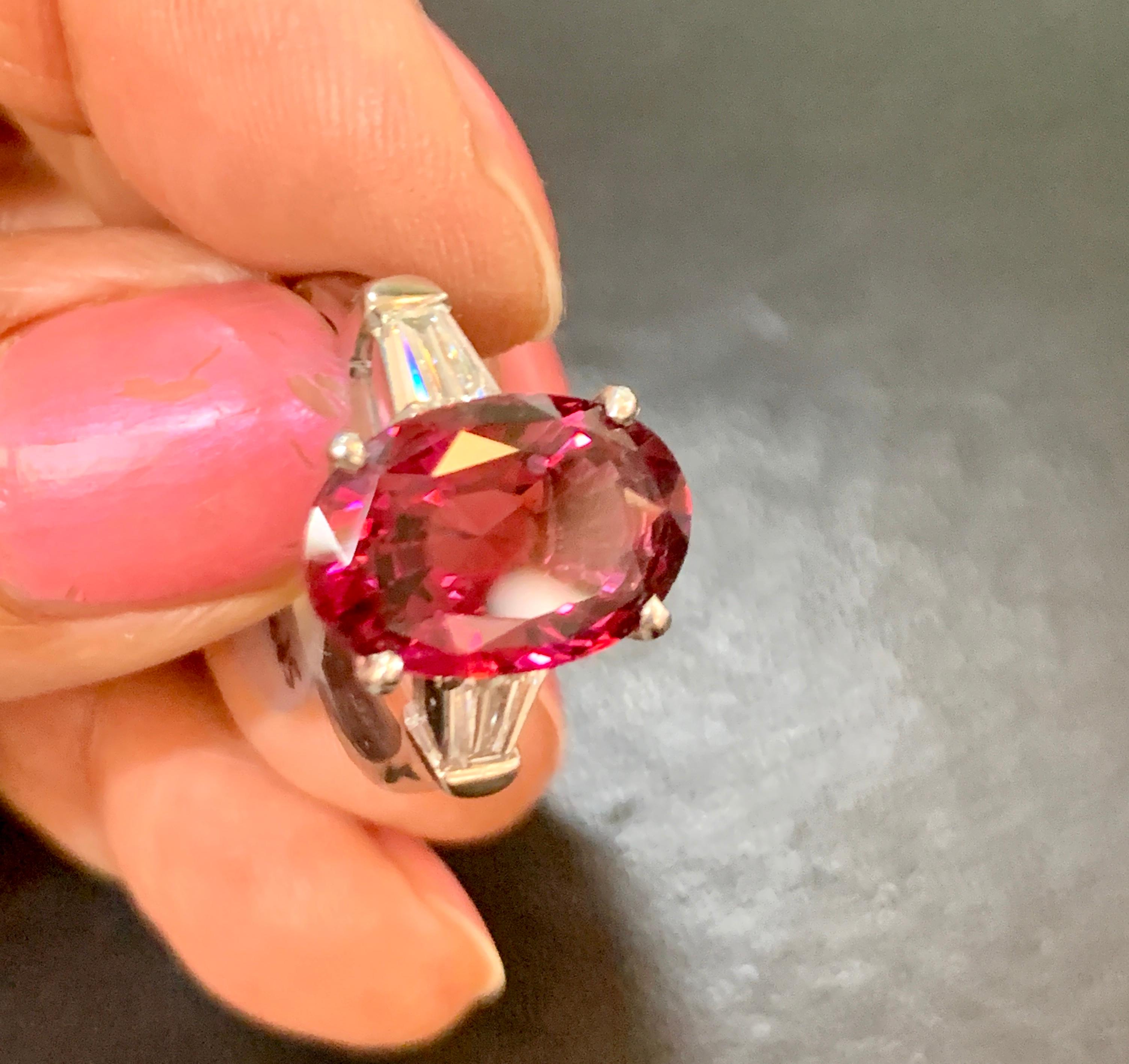 AGL Certified 6.45 Carat Oval Spinel and 0.6 Carat Diamond Ring Platinum, Estate In Excellent Condition For Sale In New York, NY