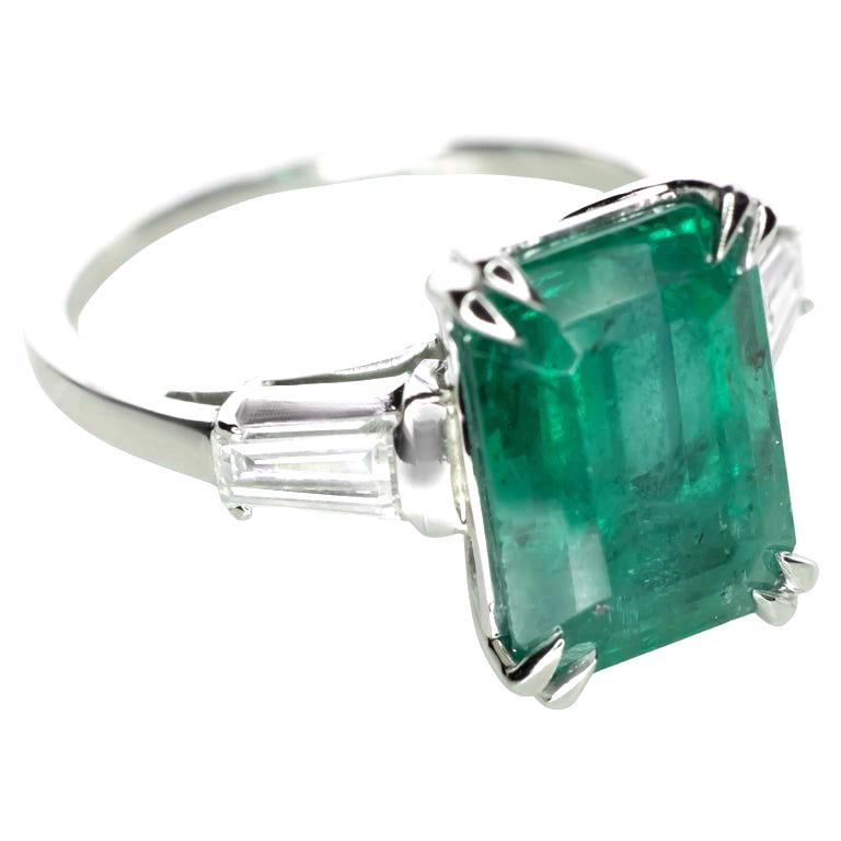 Cushion Cut AGL Certified 6.47 Carat Vivid Green Cushion Insignificant Emerald Cocktail Ring For Sale