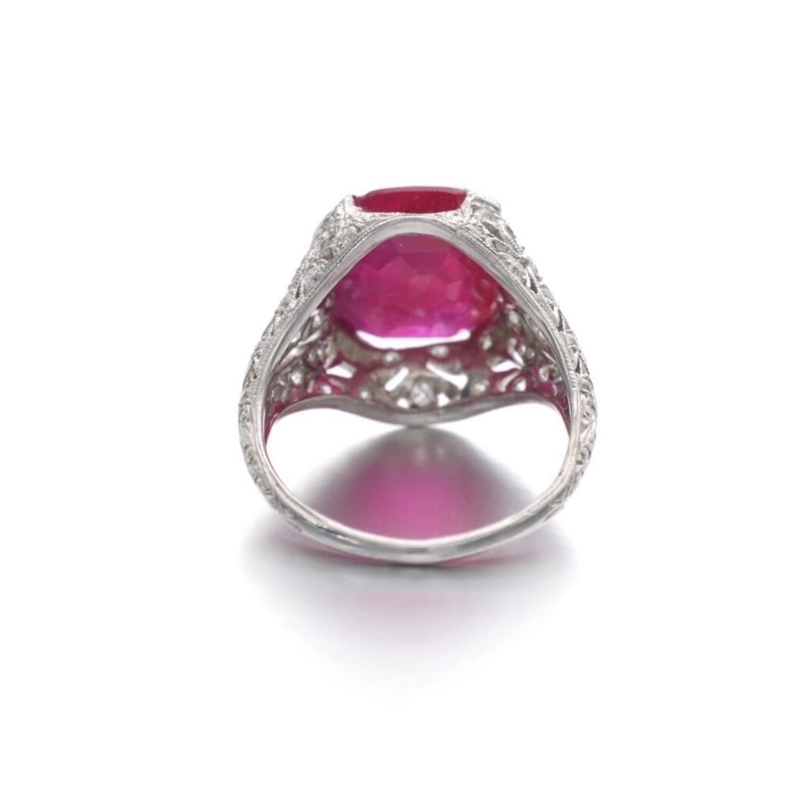 AGL-zertifizierter 7,32 Karat Rubin Art Deco Ring (Kissenschliff) im Angebot