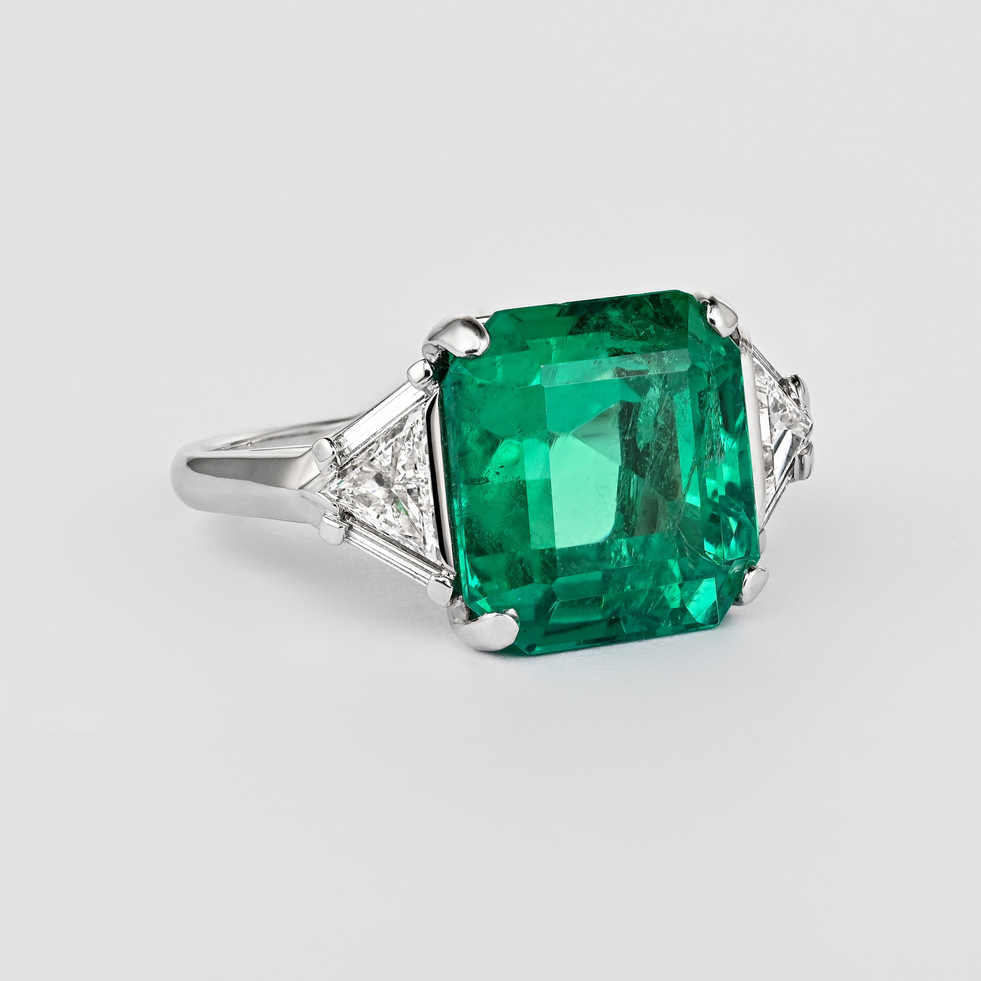 AGL Certified 8.01 Carat No Oil Colombian Emerald Vintage Platinum Ring For Sale 1
