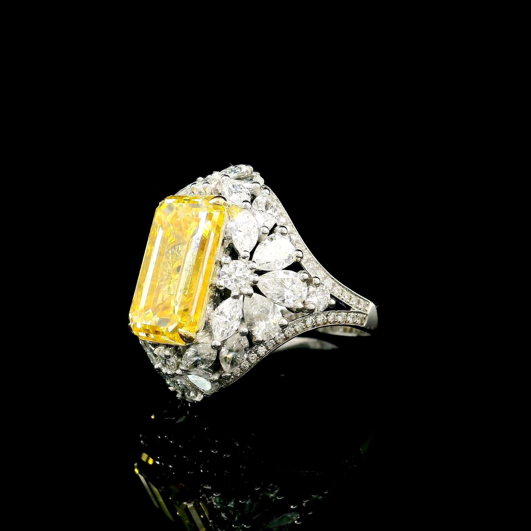 AGL Certified 8.01 Carat U - V Colour VS2 Clarity Diamond Ring In New Condition For Sale In บางรัก, TH