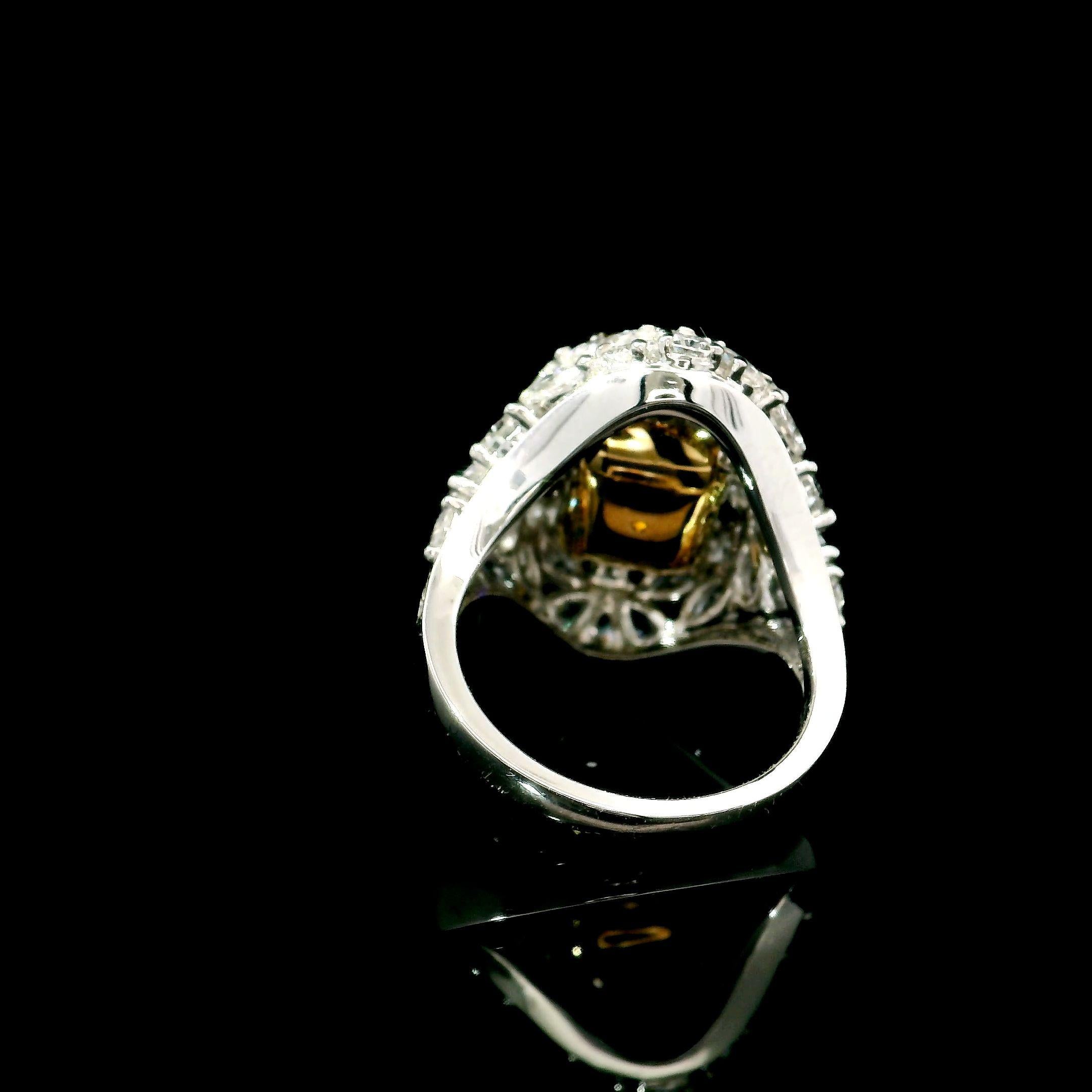 Women's or Men's AGL Certified 8.01 Carat U - V Colour VS2 Clarity Diamond Ring For Sale