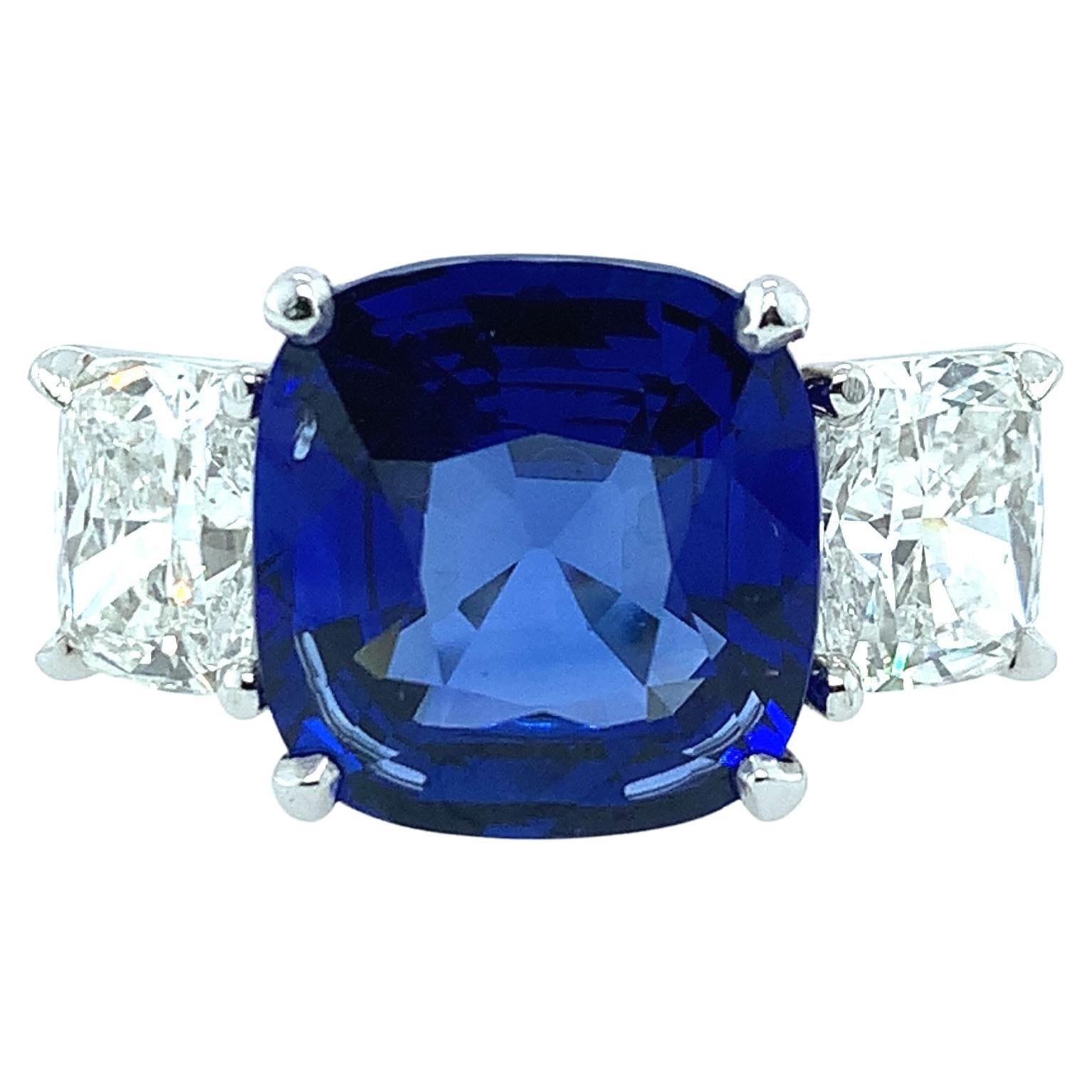Bague à trois pierres saphir bleu de Ceylan certifié AGL de 8,06 carats et diamants
