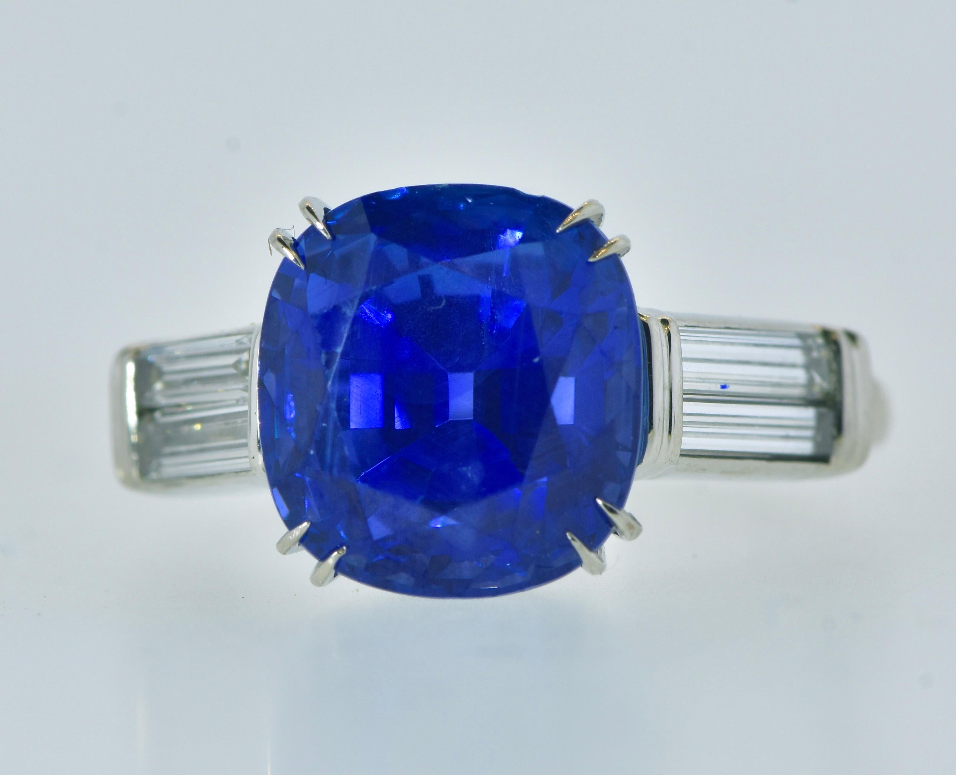 AGL Certified 8.463 ct. Unheated & Untreated Blue Sapphire & Fine Diamond Ring In Excellent Condition For Sale In Aspen, CO