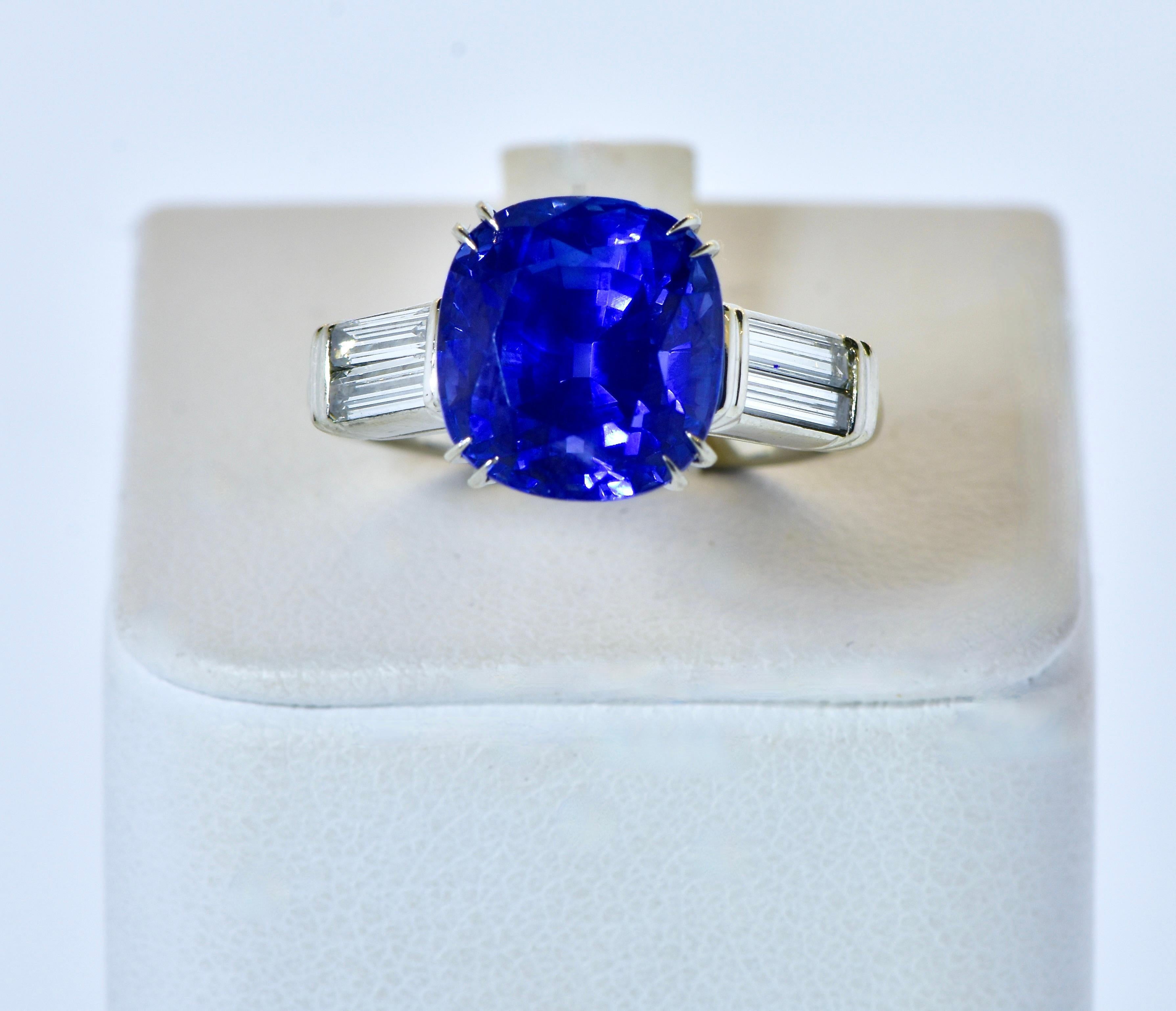 AGL Certified 8.463 ct. Unheated & Untreated Blue Sapphire & Fine Diamond Ring For Sale 1