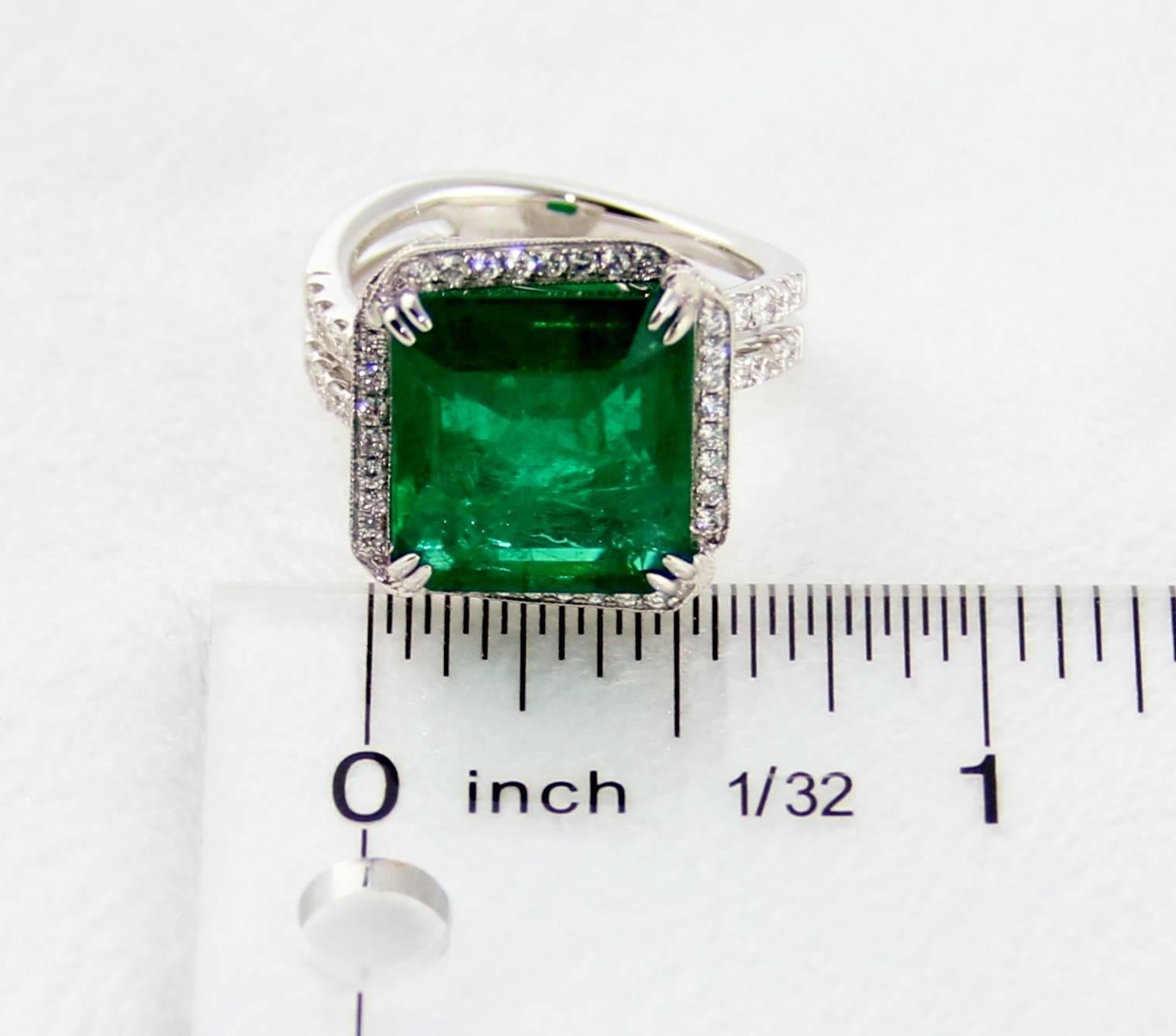 AGL Certified 8.81 Carat Emerald and Diamond Gold Ring For Sale 1