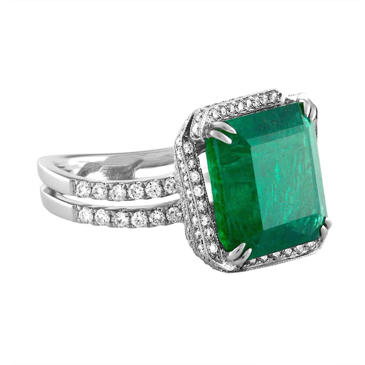 AGL Certified 8.81 Carat Emerald and Diamond Gold Ring For Sale