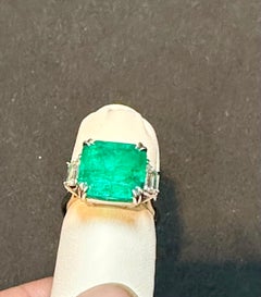 AGL Certified 8.90 Colombian Emerald , Insignificant & Solitaire Diamond Ring