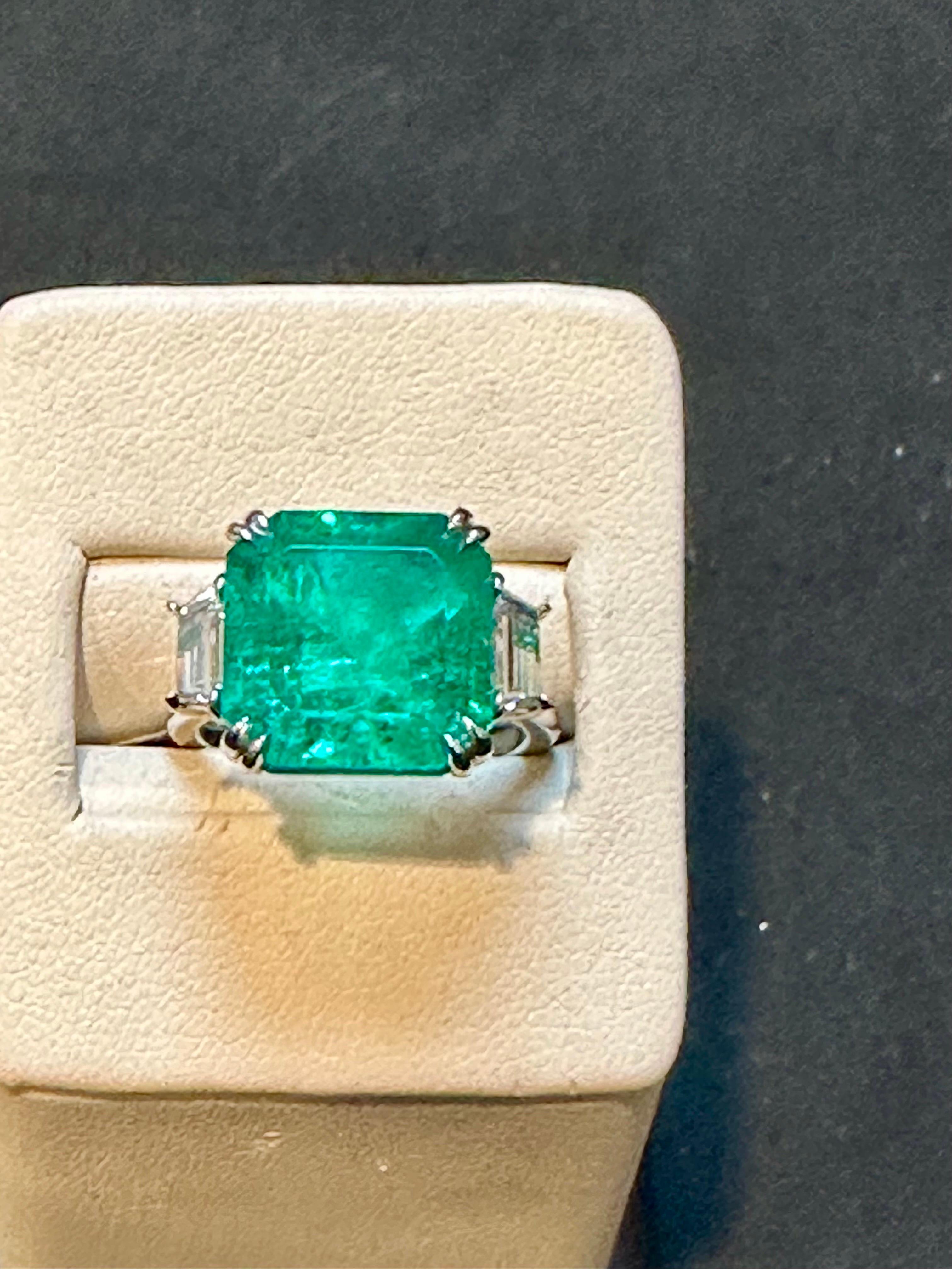 AGL Certified 8.90 Colombian Emerald , Insignificant & Solitaire Diamond Ring  For Sale 11