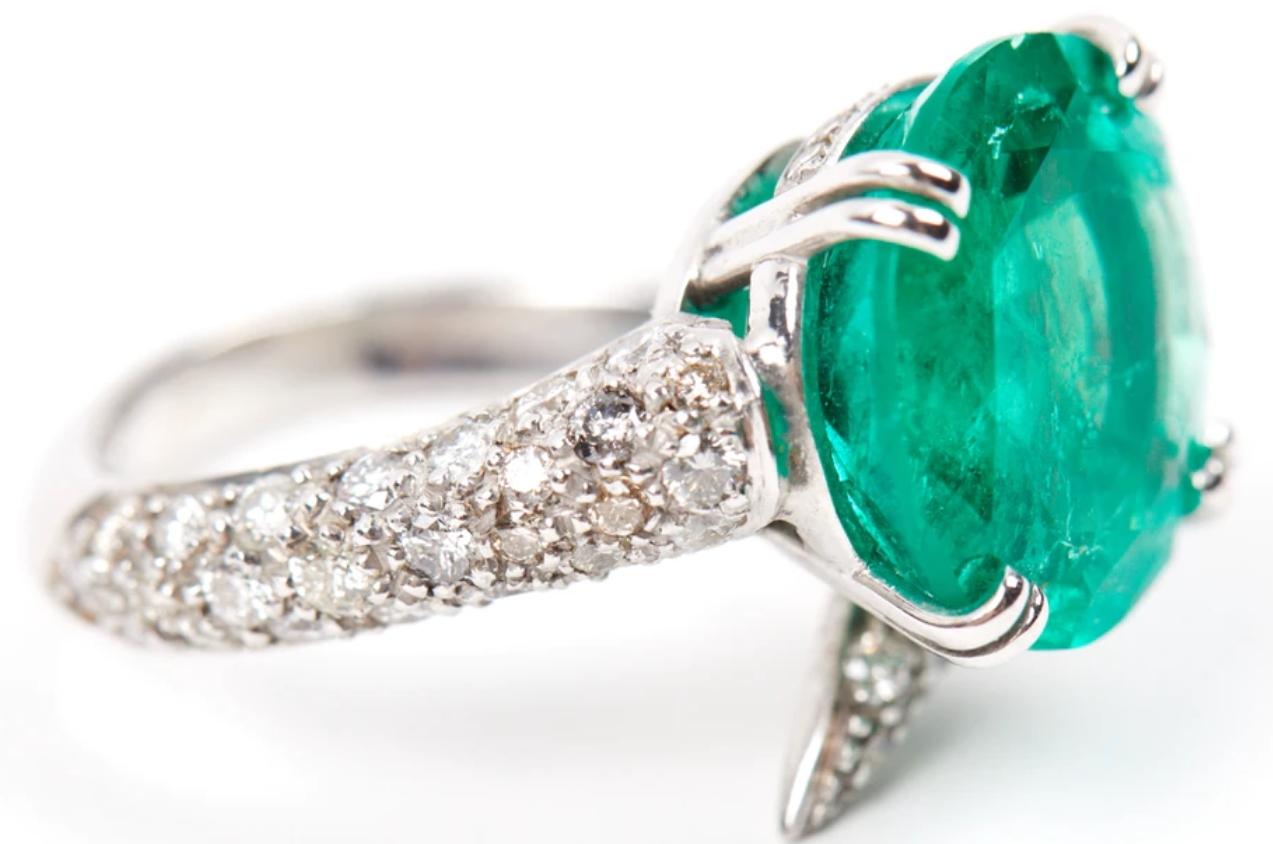 Women's AGL Certified 9.67 Carat Emerald Diamond Ring INSIGNIFICANT OIL For Sale