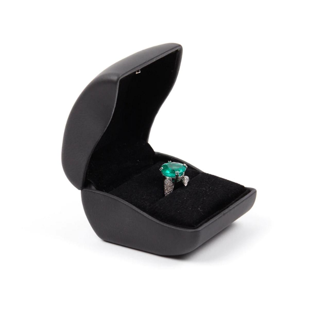 AGL Certified 9.67 Carat Emerald Diamond Ring INSIGNIFICANT OIL For Sale 1