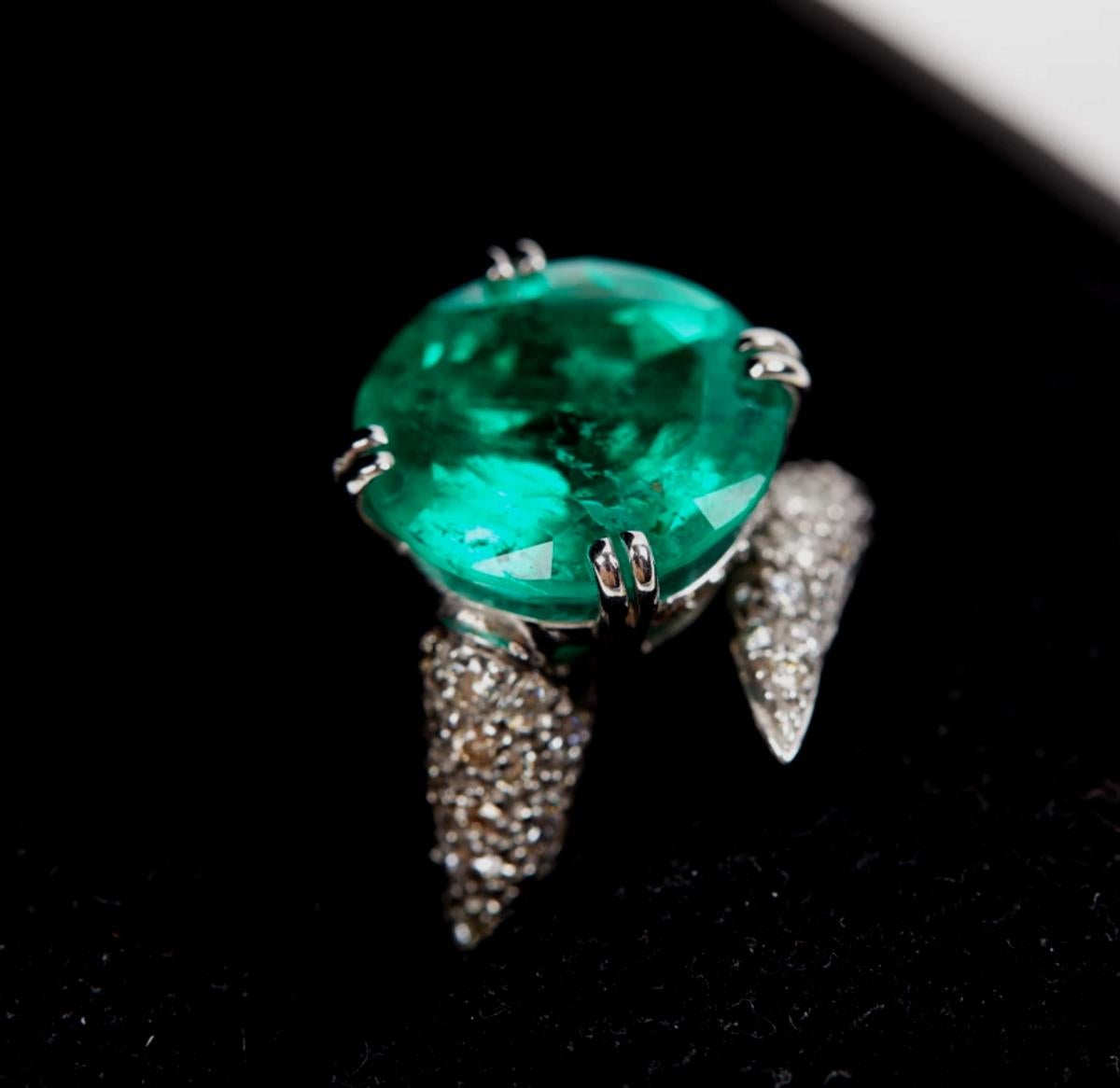 AGL Certified 9.67 Carat Emerald Diamond Ring INSIGNIFICANT OIL For Sale 2