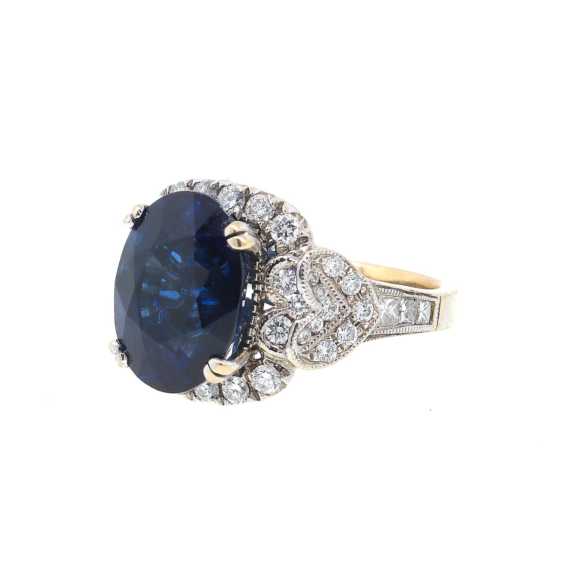 AGL Certified Blue Sapphire and Diamond Ring In Good Condition For Sale In New York, NY