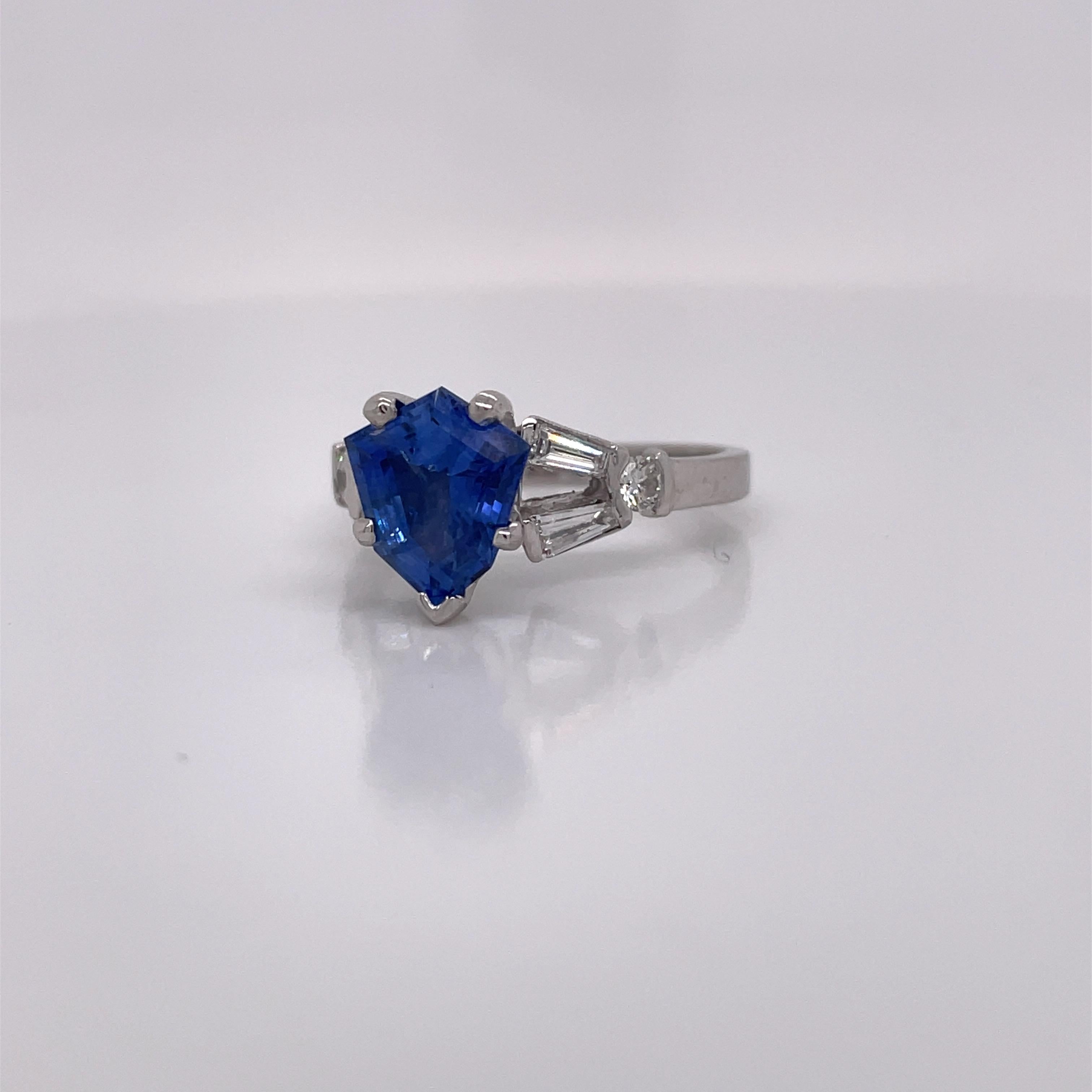 AGL Certified Blue Sapphire and Tapered Baguettes 1950s Platinum Ring In Excellent Condition In Lexington, KY