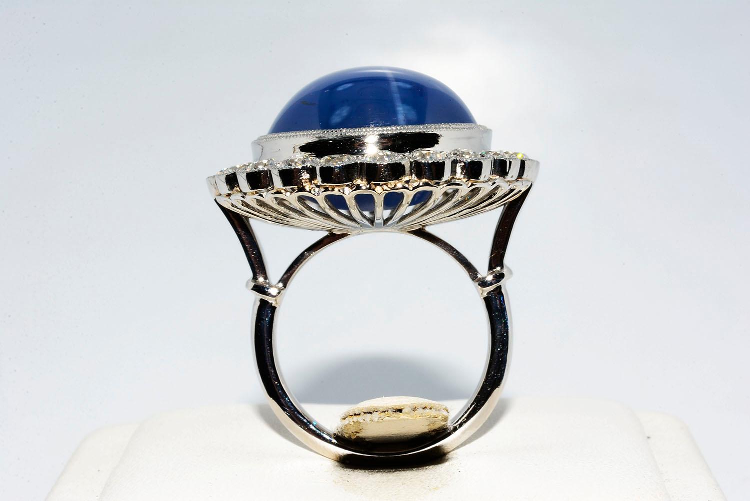AGL Certified Blue Star Sapphire No Heat and Diamond Ring 18 Karat White Gold In New Condition For Sale In New York, NY