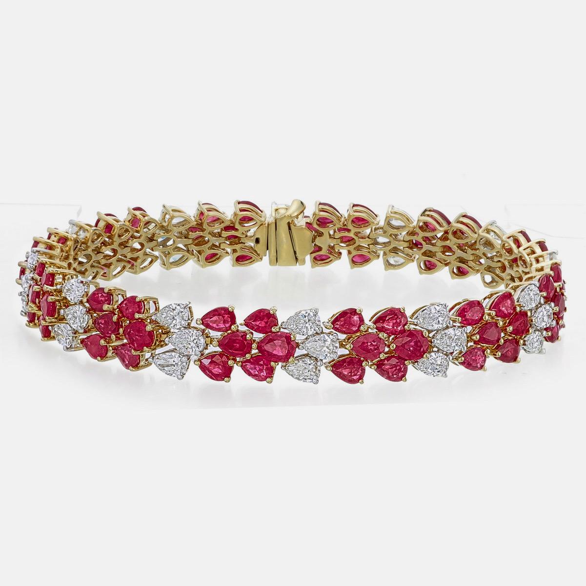 Moderno Rubino riscaldato birmano certificato AGL  Bracciale con diamanti e oro bianco 18 carati in vendita