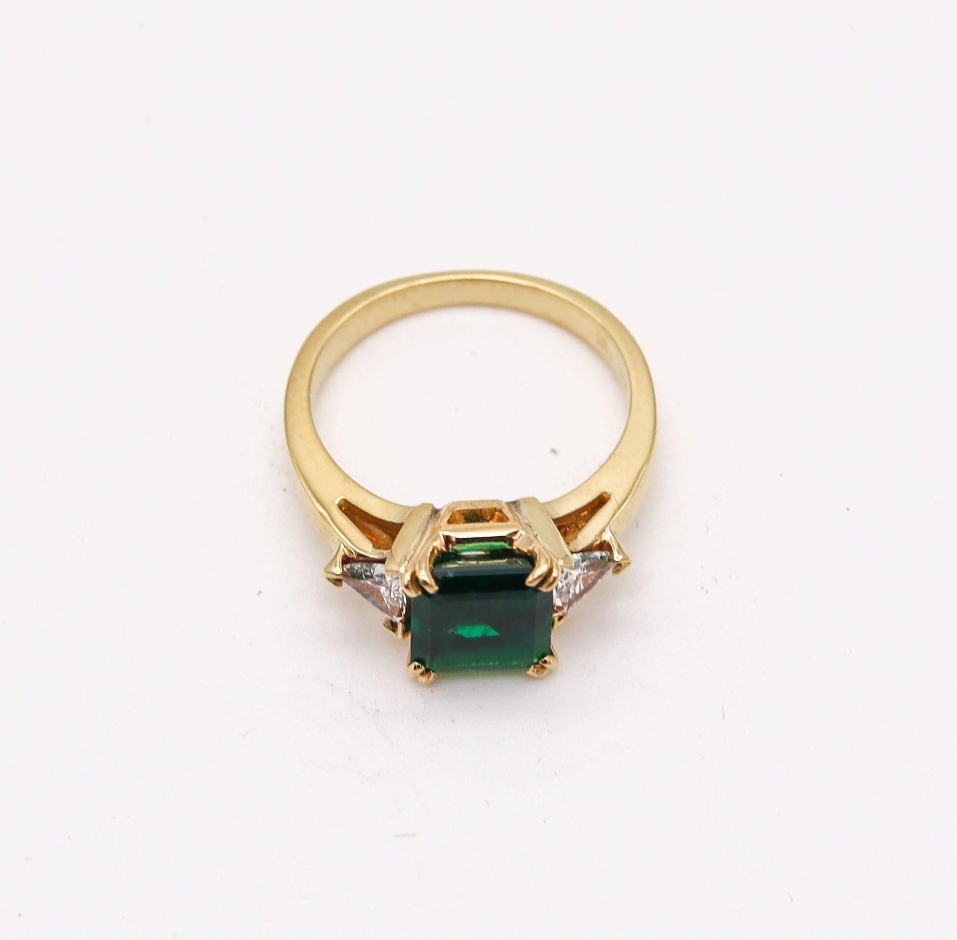Modernist AGL CERTIFIED Classic Ring In 18Kt Gold With 2.52 Cts In Green Emerald & Diamond For Sale