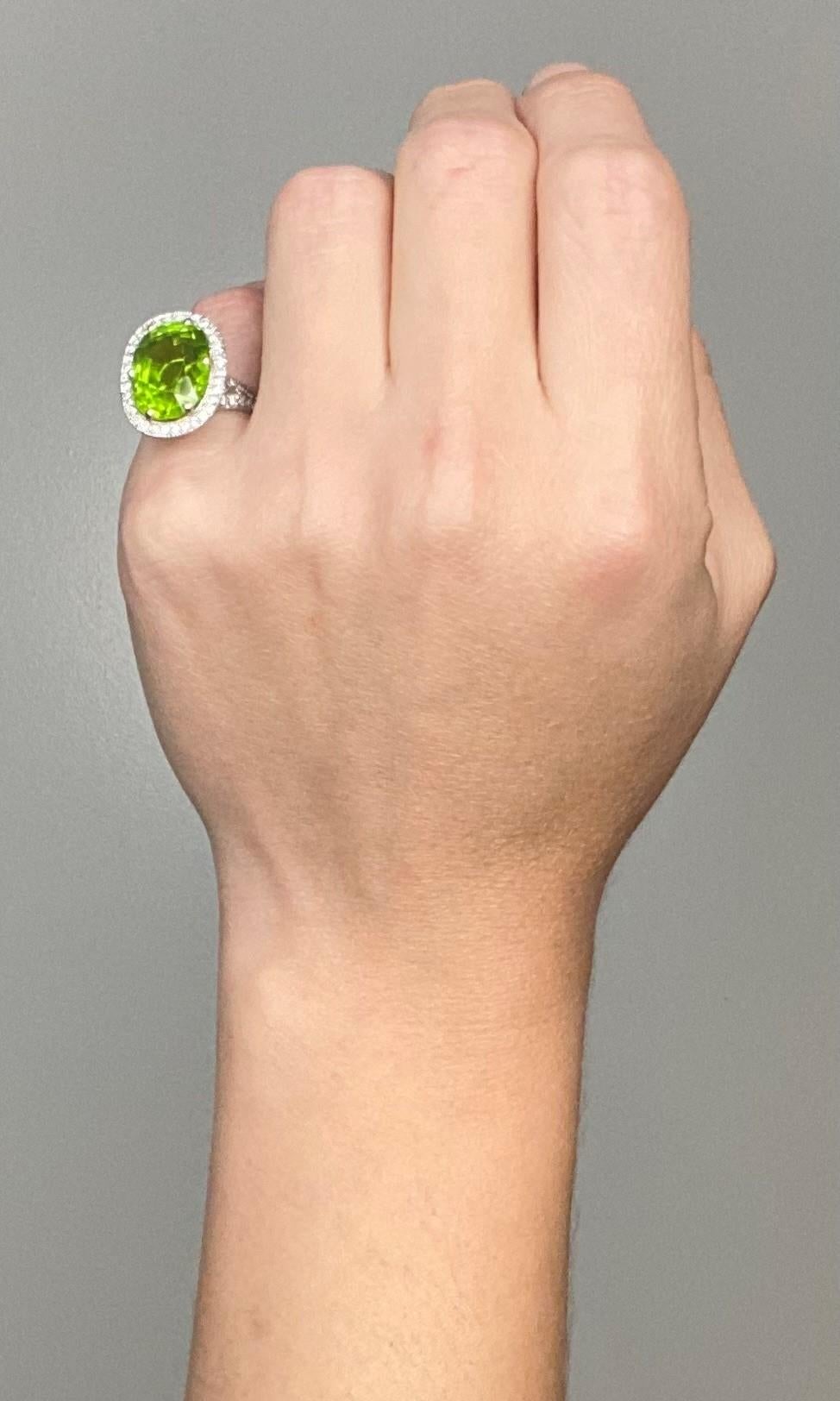 AGL Certified Cocktail Ring 18Kt White Gold 15.13 Cts Burmese Peridot & Diamonds For Sale 4