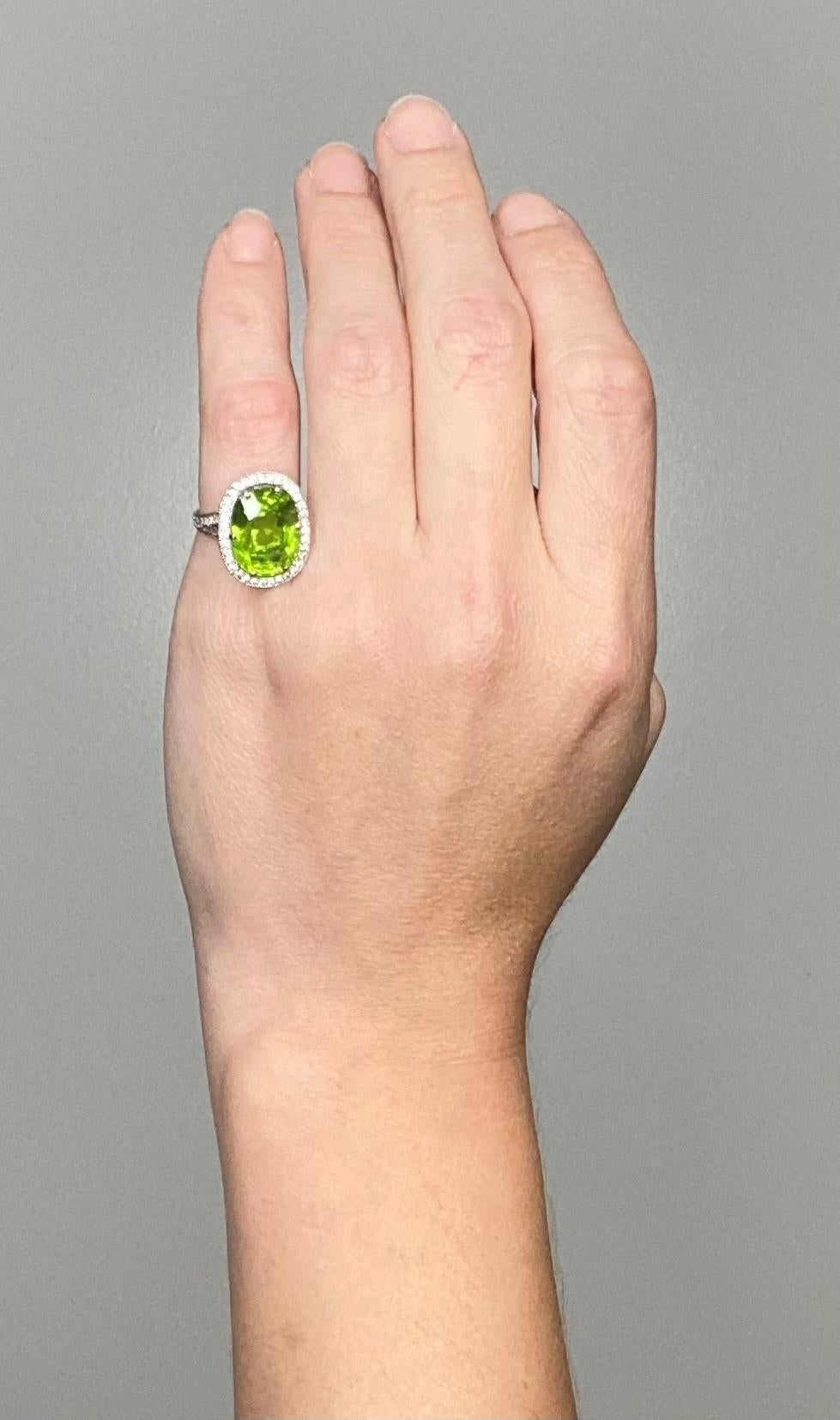 AGL Certified Cocktail Ring 18Kt White Gold 15.13 Cts Burmese Peridot & Diamonds For Sale 3