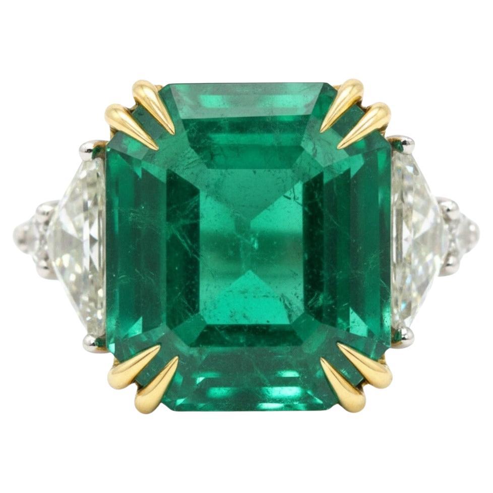 Anello con diamante smeraldo minore colombiano certificato AGL in vendita