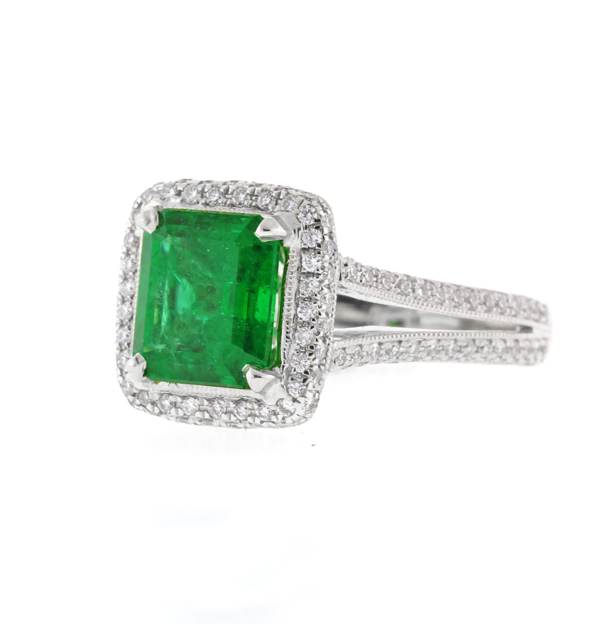 A.G.L Certified Emerald and Diamond Ring In Excellent Condition In Bethesda, MD