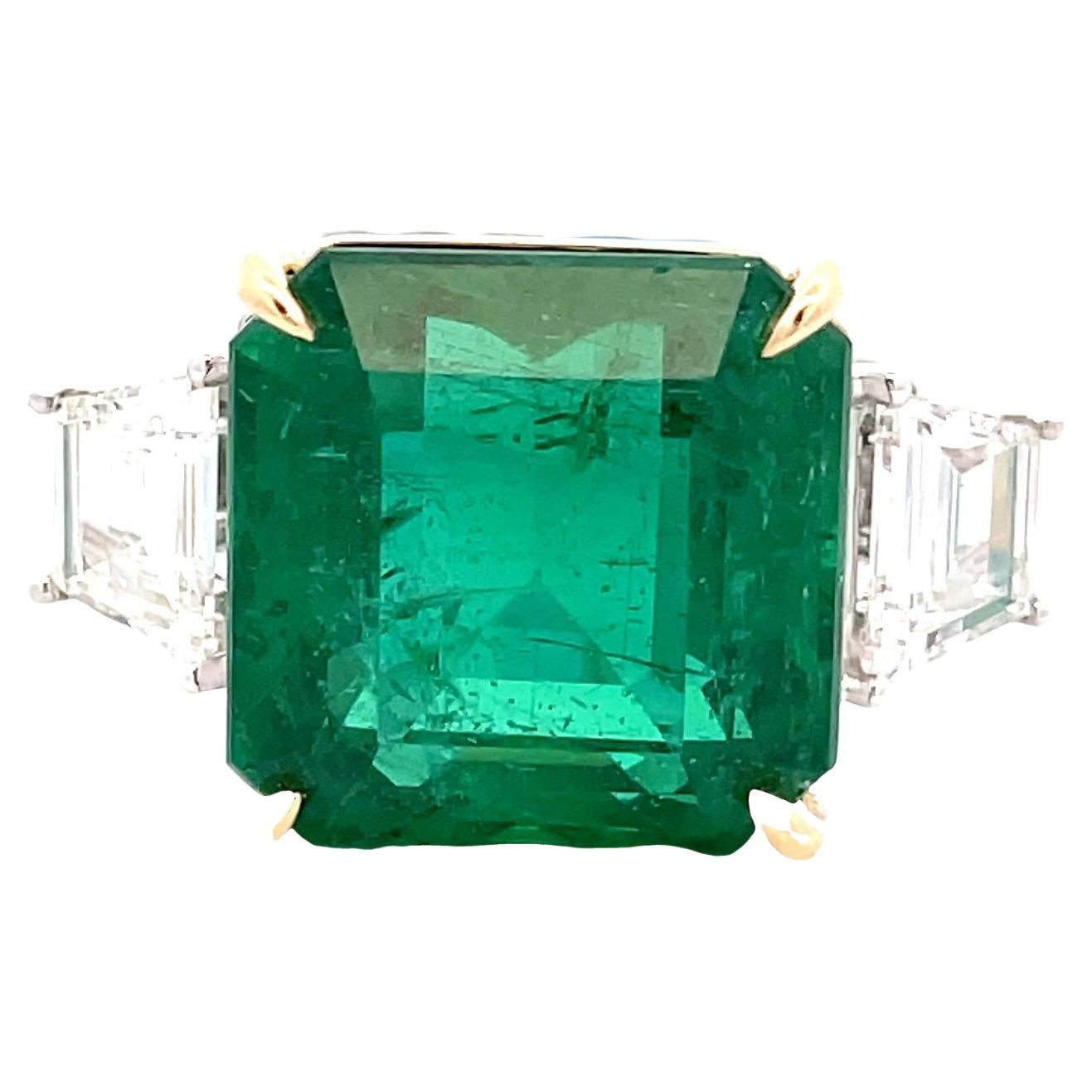 AGL Certified EMERALD OCTAGON 13.14 CT WHITE DIAMOND TRAPEZ 1.18 CT 18kw Ring  For Sale