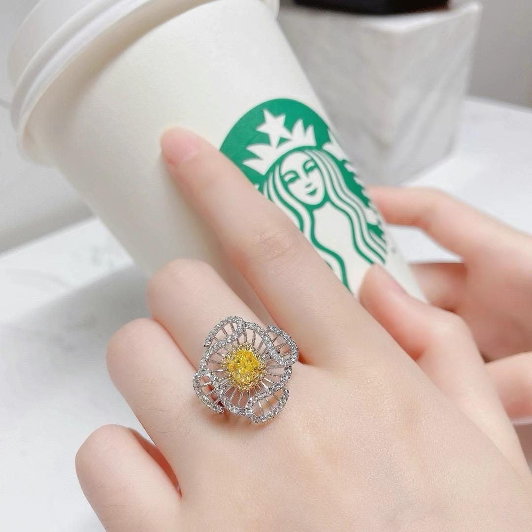 Moderne Bague fantaisie jaune 1,01 carat de pureté VS2 avec diamants certifiés AGL en vente