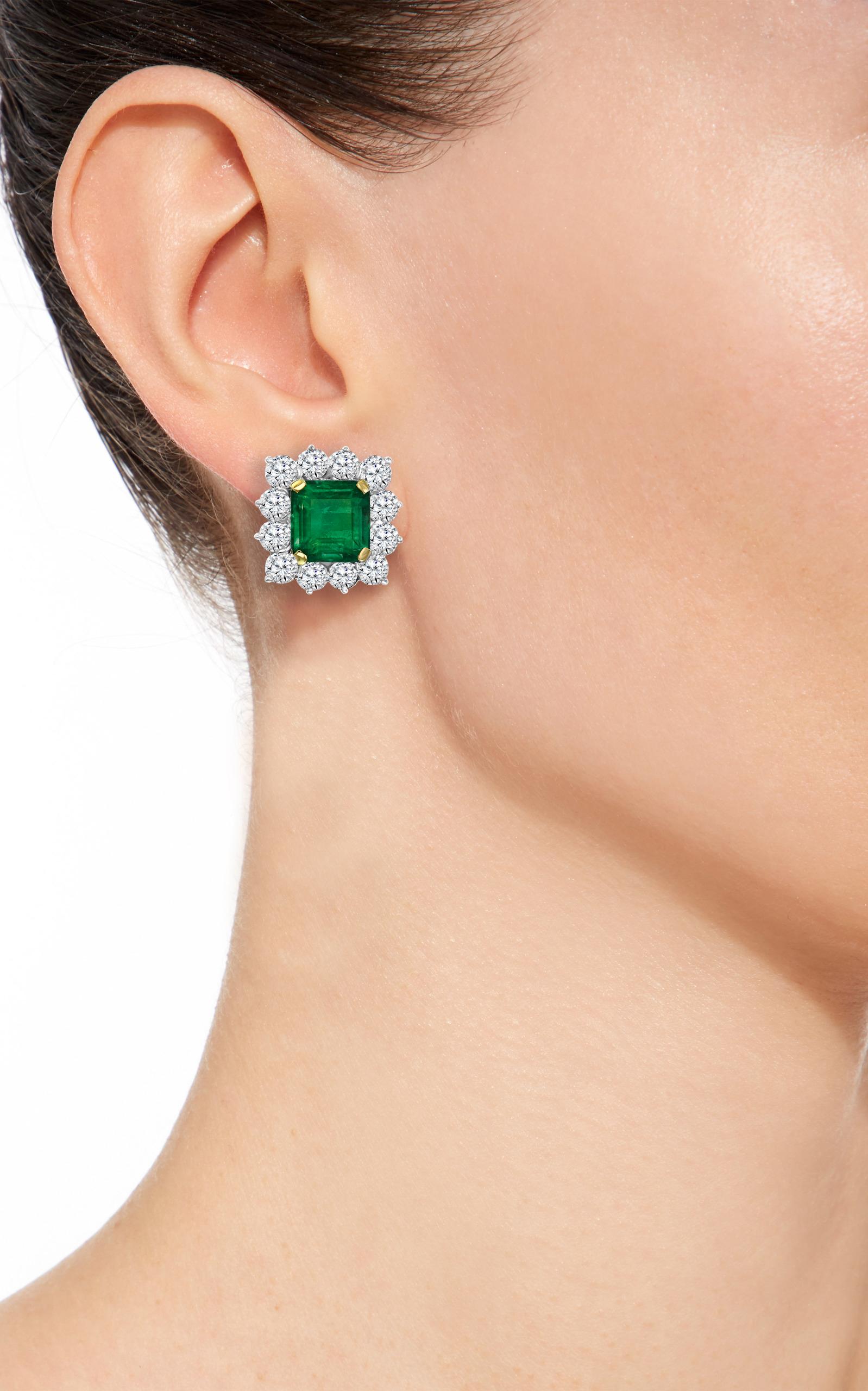 Traditionelle 5 Karat kolumbianische Smaragd-Diamant-Ohrringe, AGL-zertifiziert, unbedeutend im Zustand „Hervorragend“ im Angebot in New York, NY