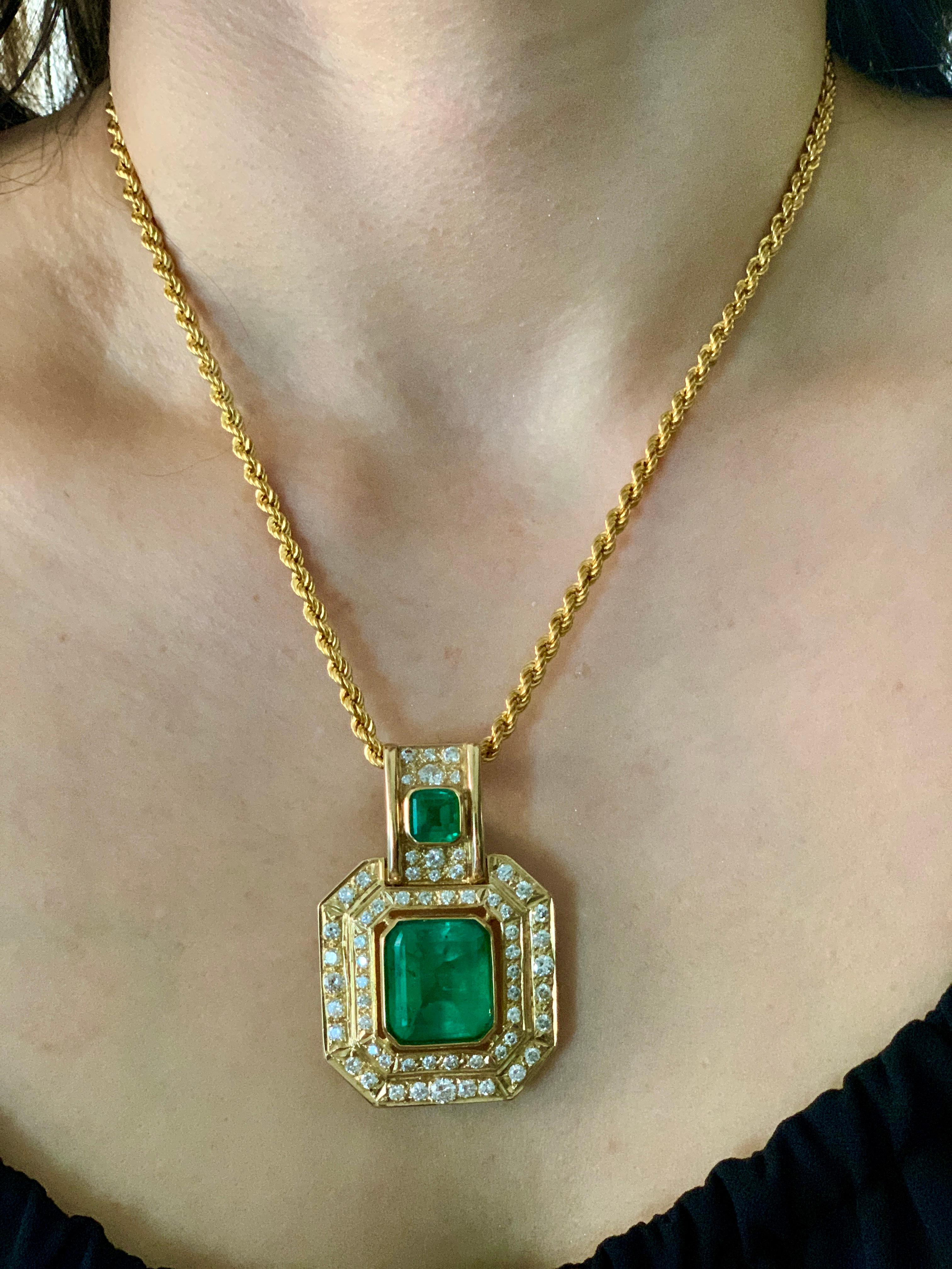 Women's AGL Certified Minor 20 Ct Colombian Emerald & 5 Ct Diamond Pendent/Necklace 14K
