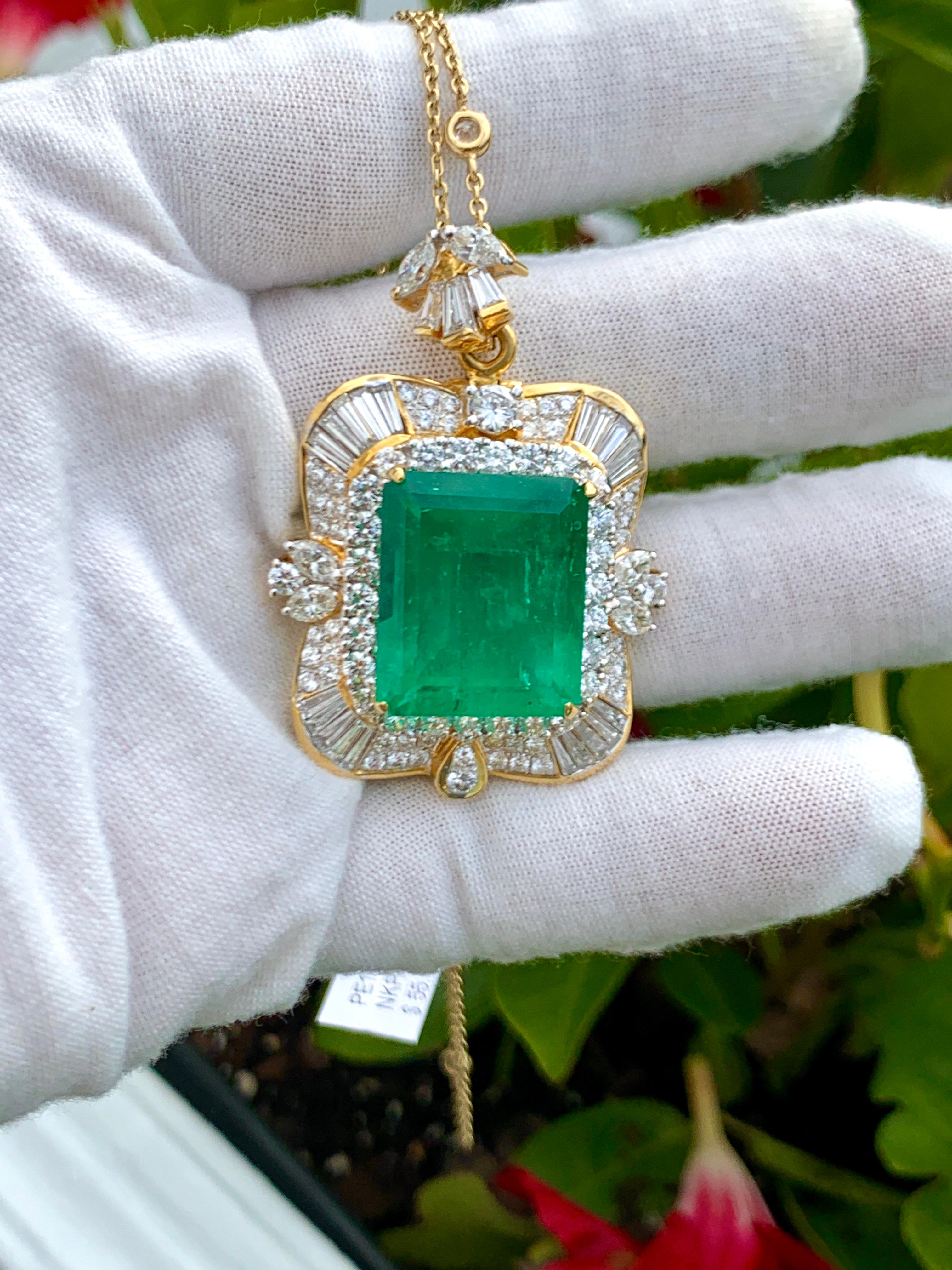 AGL Certified Minor 23.84 Ct Colombian Emerald & Diamond Pendent/Necklace Estate For Sale 6