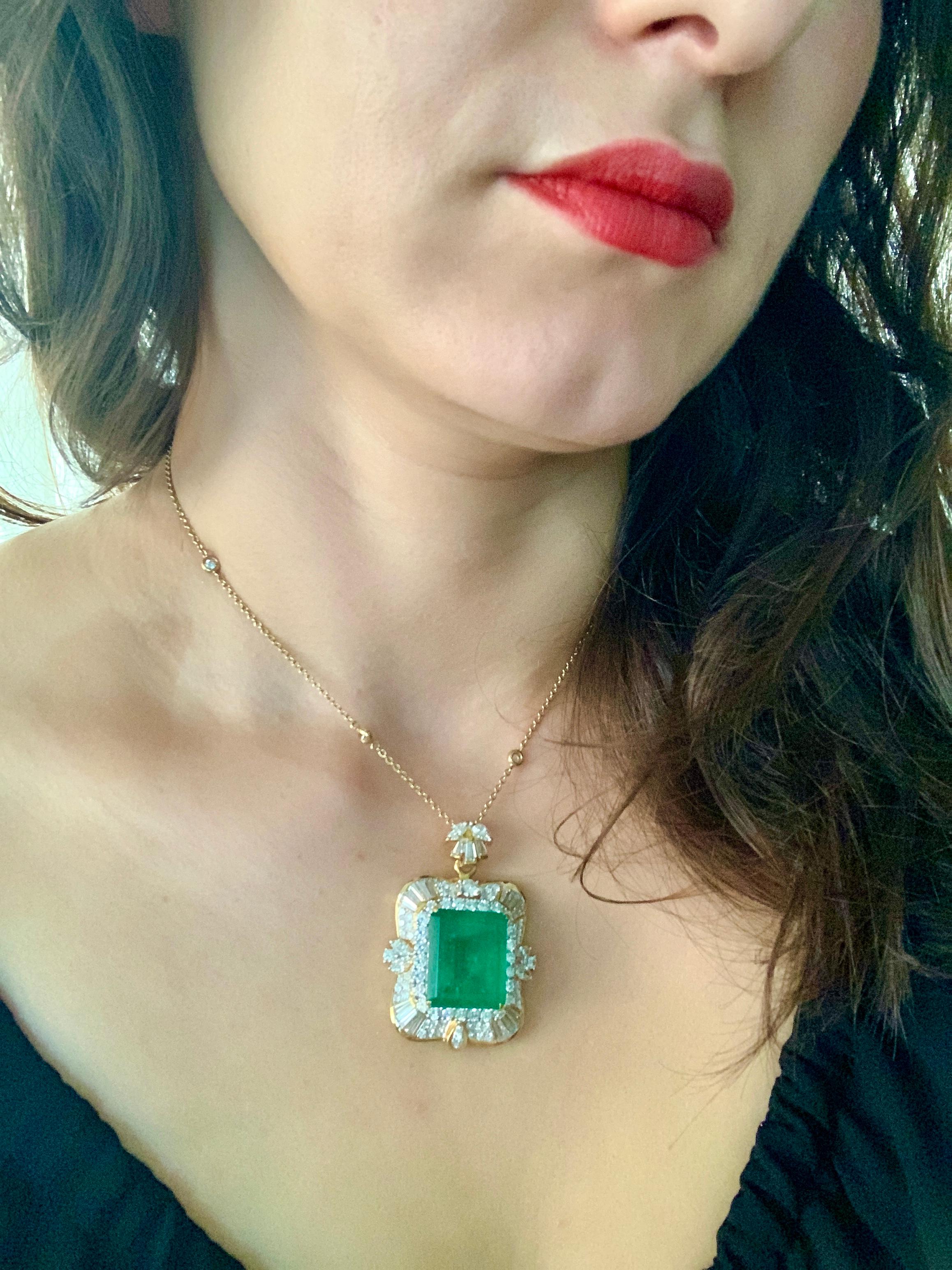 AGL Certified Minor 23.84 Ct Colombian Emerald & Diamond Pendent/Necklace Estate For Sale 3