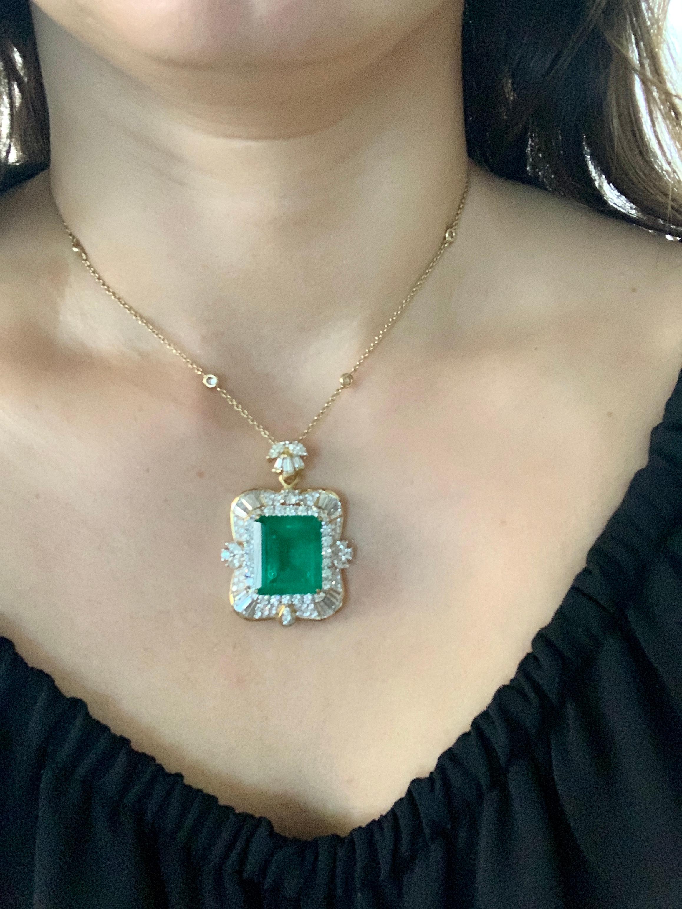 AGL Certified Minor 23.84 Ct Colombian Emerald & Diamond Pendent/Necklace Estate For Sale 8