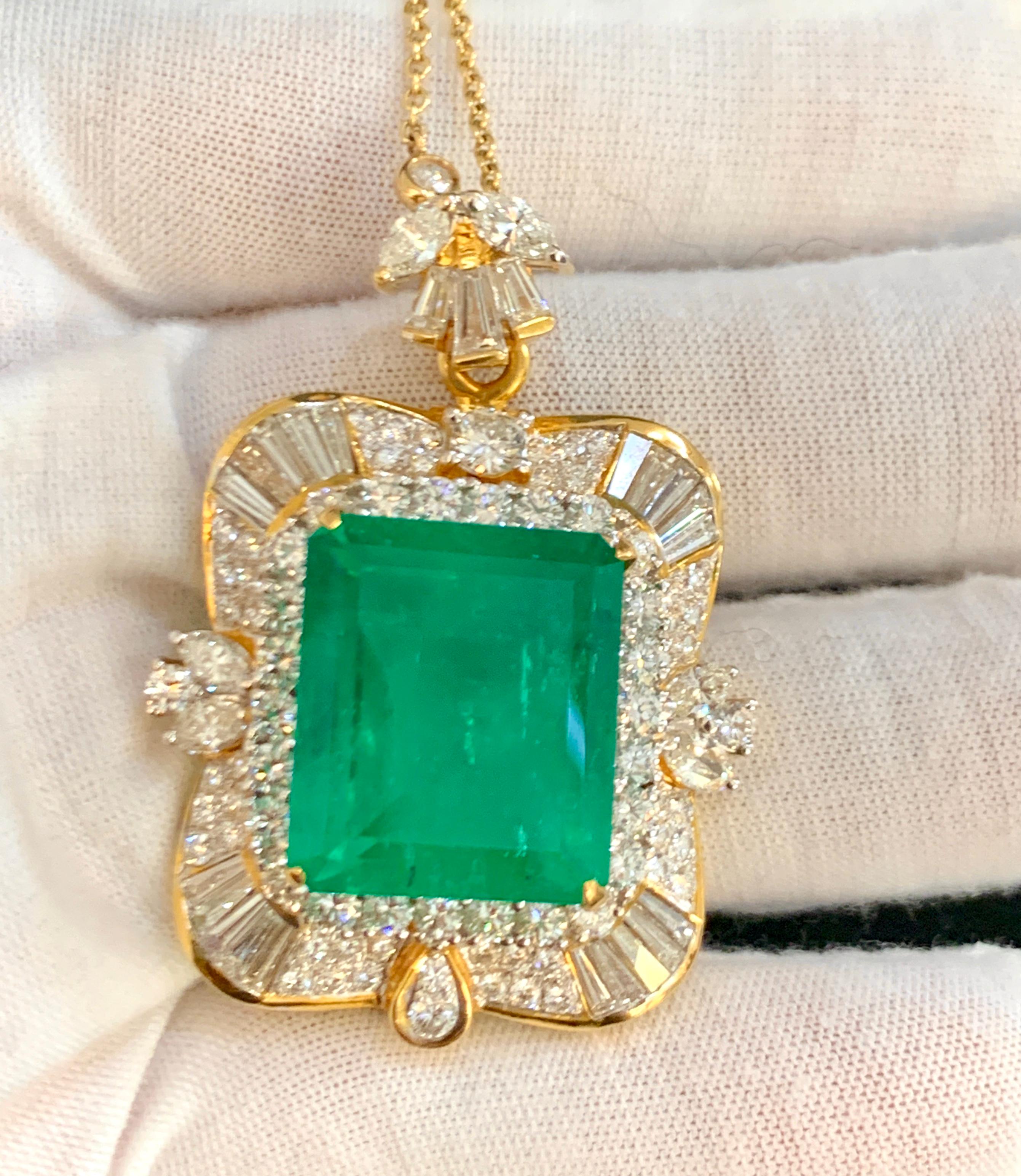 Women's AGL Certified Minor 23.84 Ct Colombian Emerald & Diamond Pendent/Necklace Estate For Sale