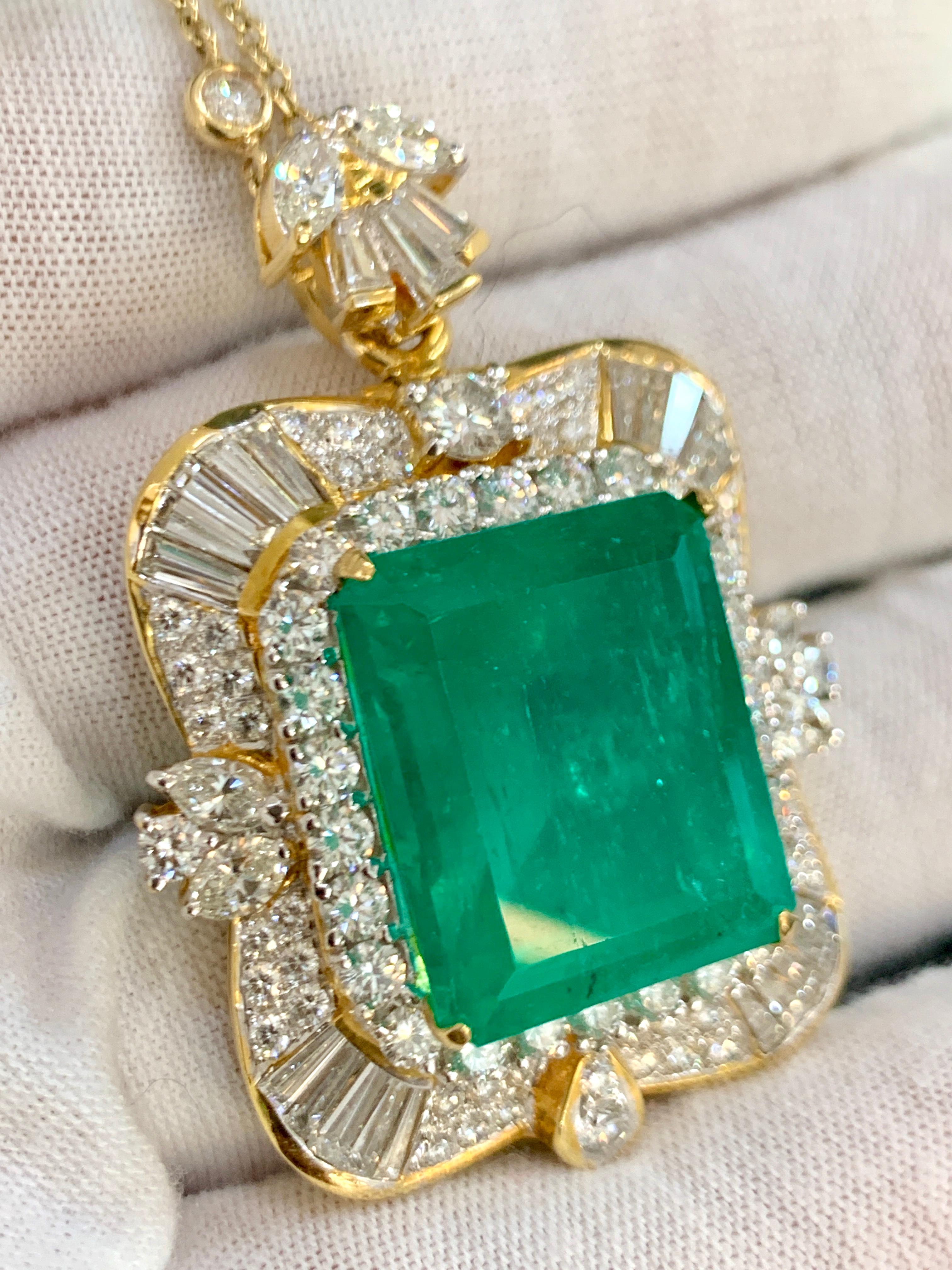 AGL Certified Minor 23.84 Ct Colombian Emerald & Diamond Pendent/Necklace Estate For Sale 2