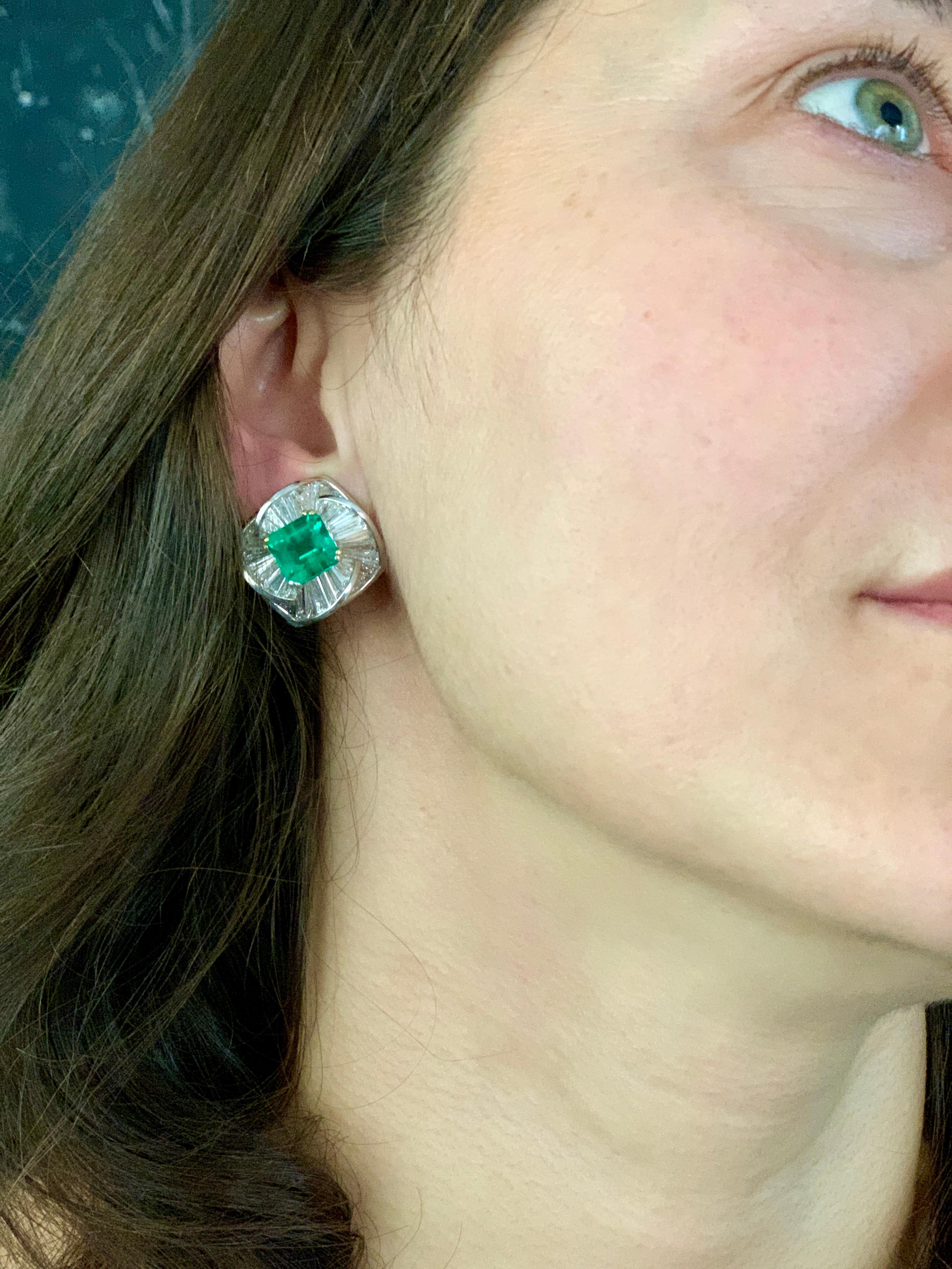 Ohrringe, AGL-zertifizierter kleiner 4ct Smaragdschliff kolumbianischer Smaragd Diamant 18k Gold im Angebot 13