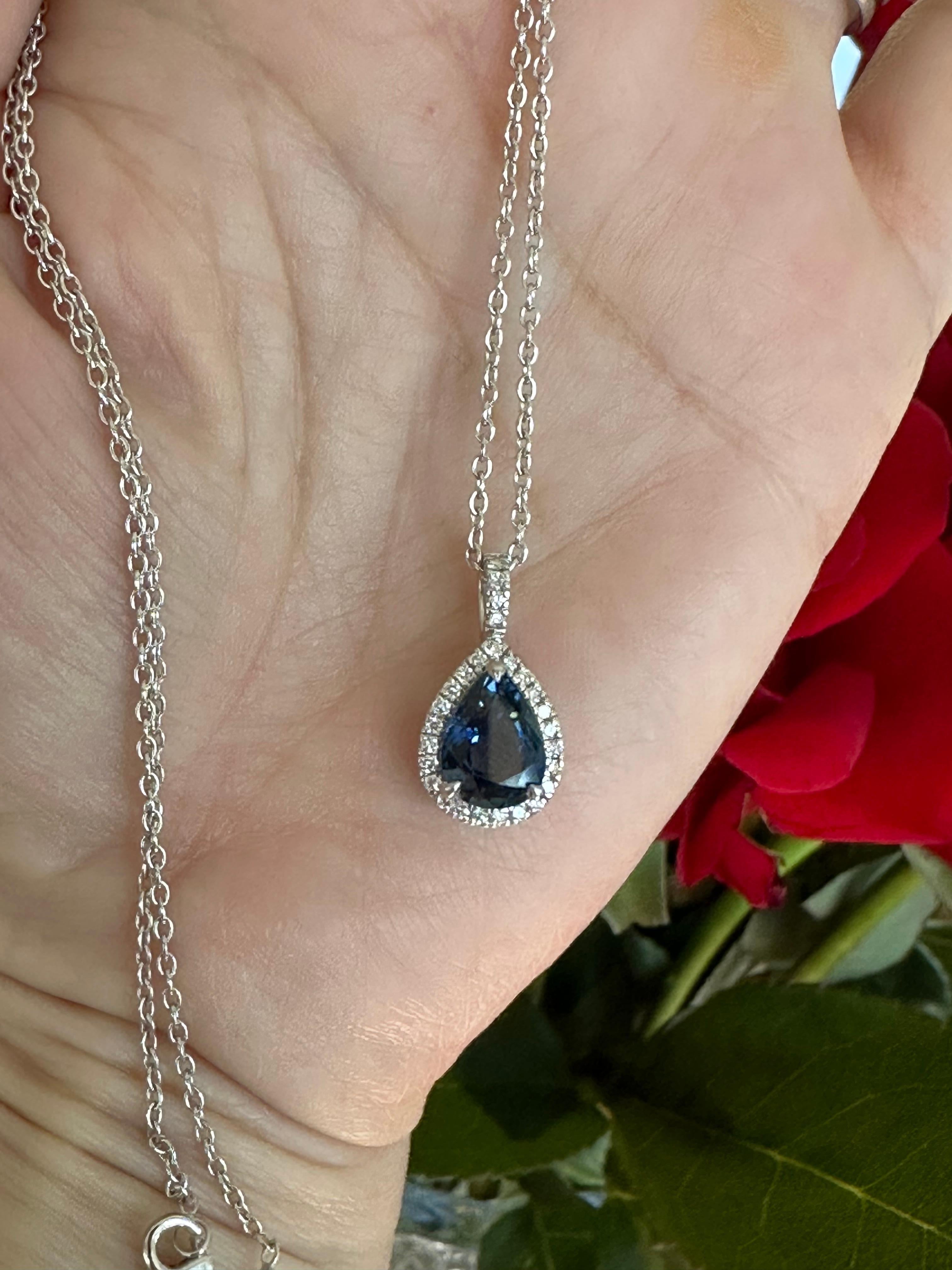AGL Certified Natural Blue Sapphire and Diamond Halo Pendant Necklace  For Sale 2