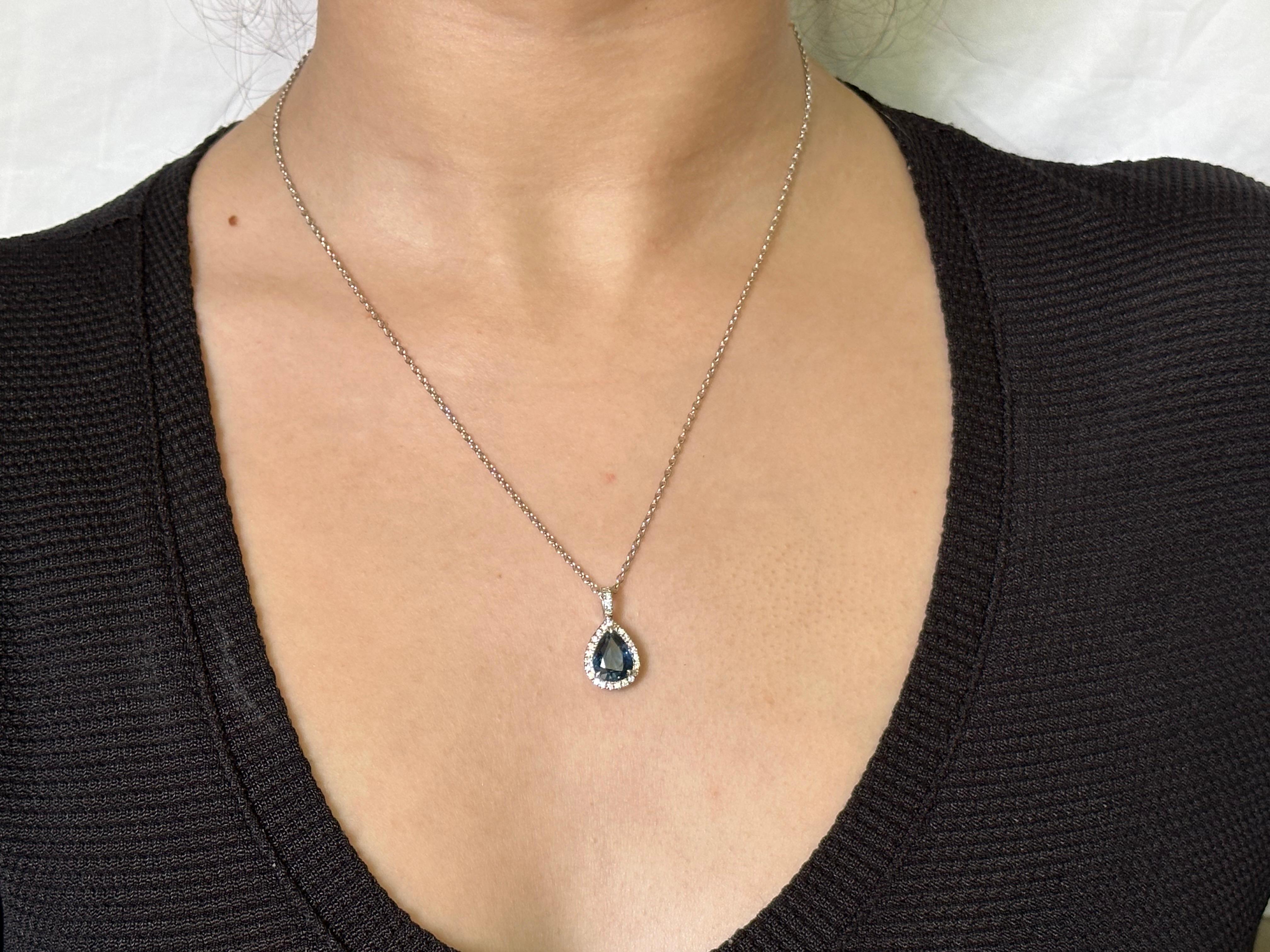 AGL Certified Natural Blue Sapphire and Diamond Halo Pendant Necklace  For Sale 3