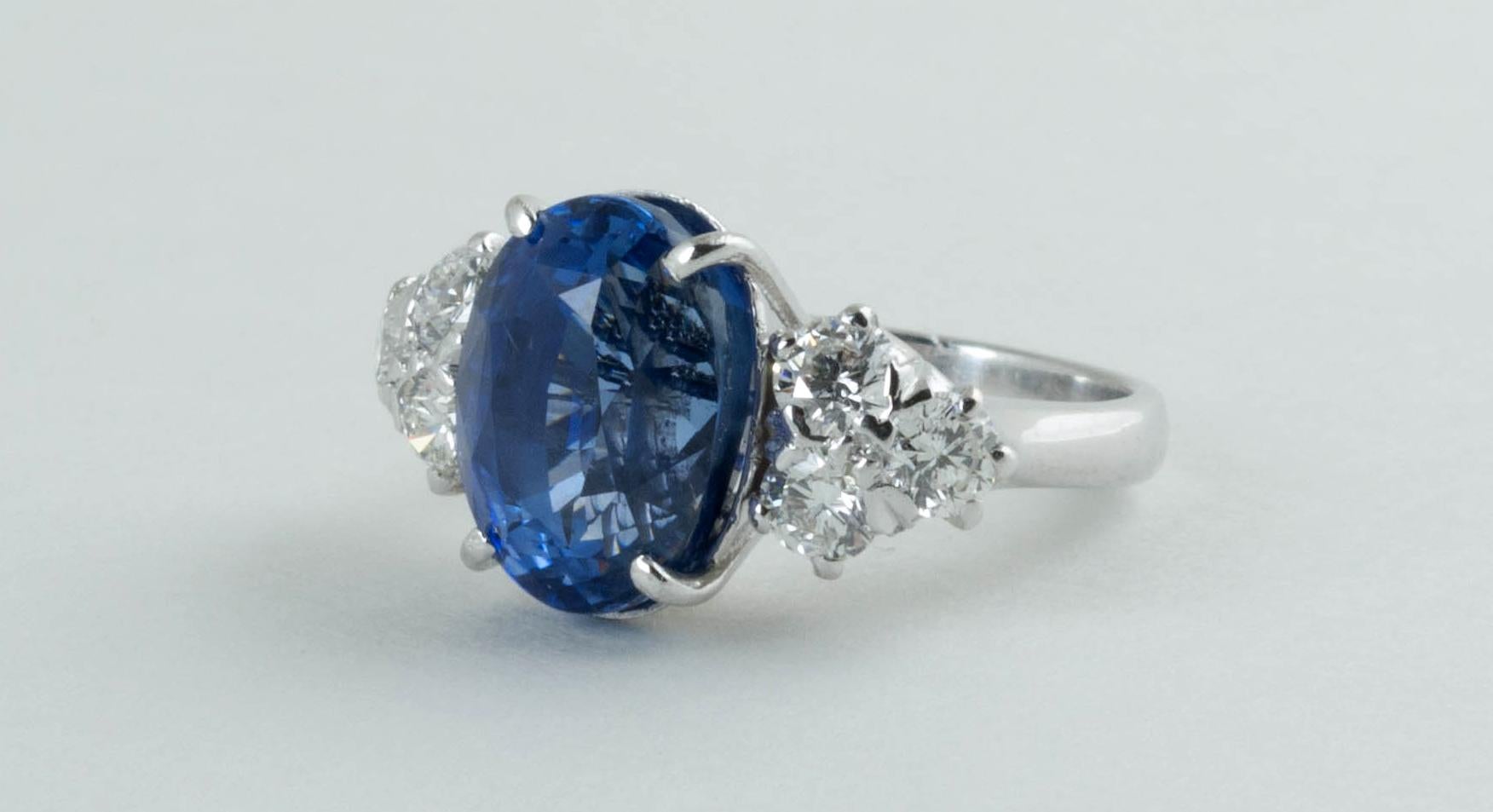 Contemporary AGL Certified Natural No Heat Ceylon Blue Sapphire Diamond Gold Ring For Sale