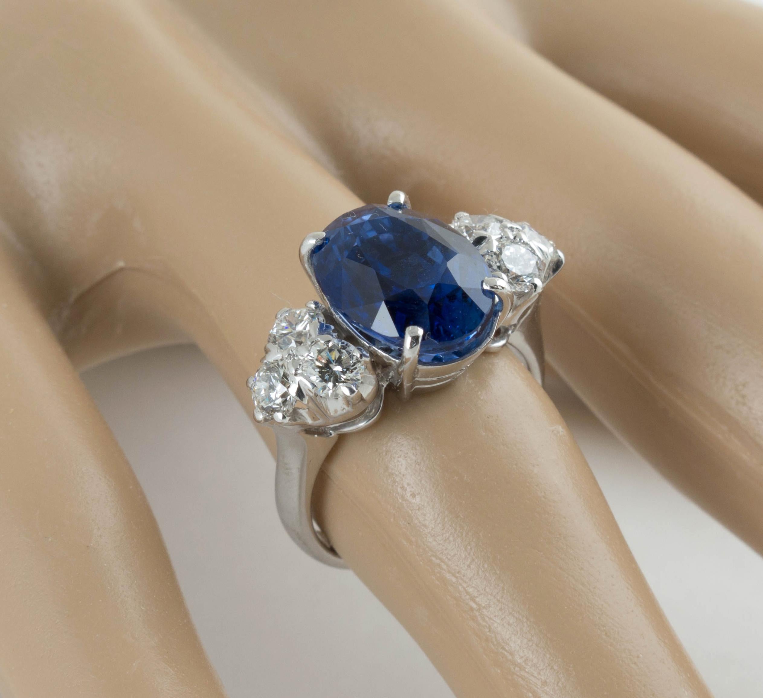 AGL Certified Natural No Heat Ceylon Blue Sapphire Diamond Gold Ring In Good Condition For Sale In Austin, TX