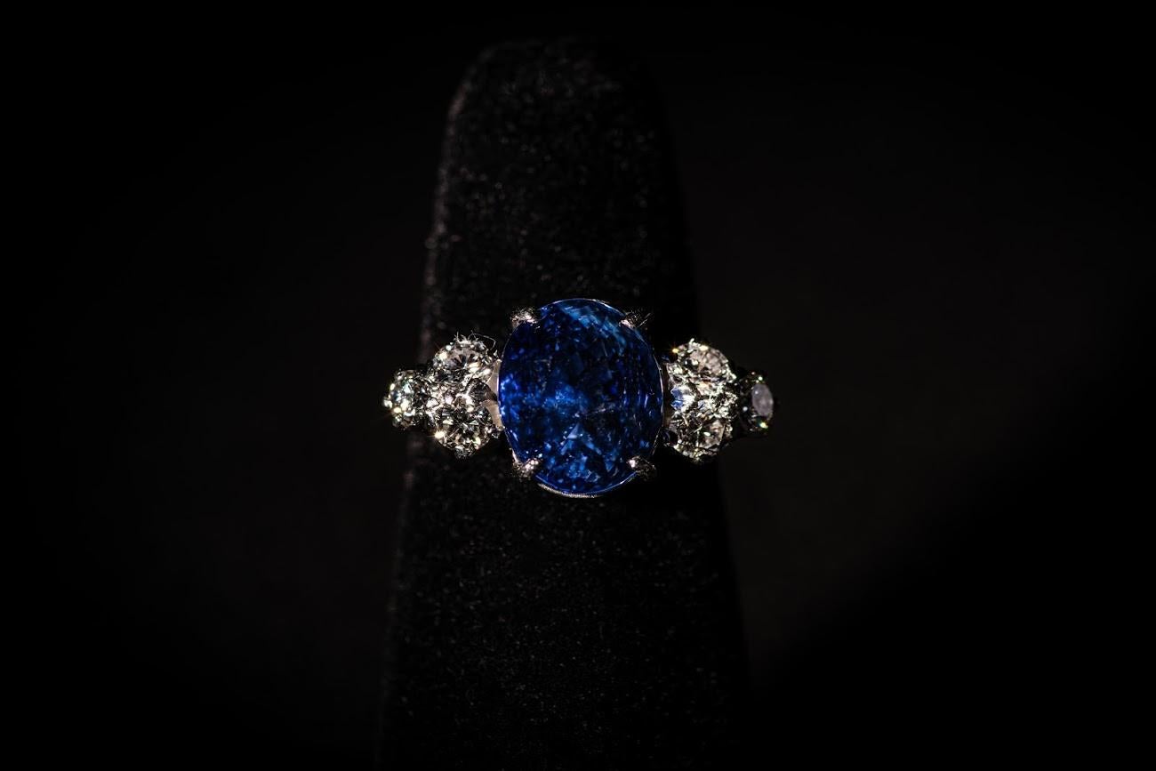 AGL Certified Natural No Heat Ceylon Blue Sapphire Diamond Gold Ring For Sale 2