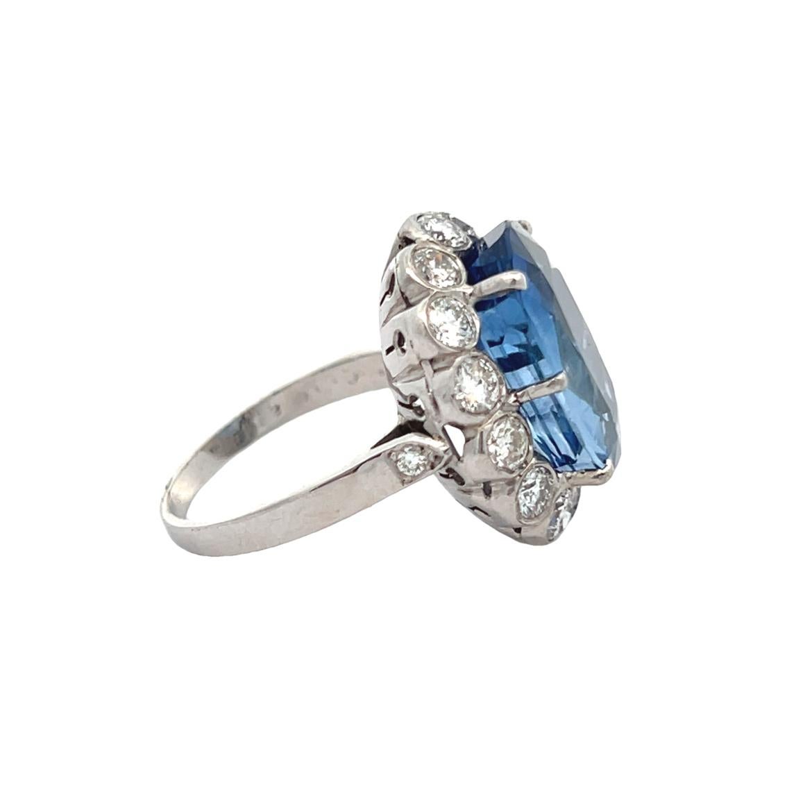 AGL Certified Natural Oval Sapphire and Diamond Ring For Sale 5