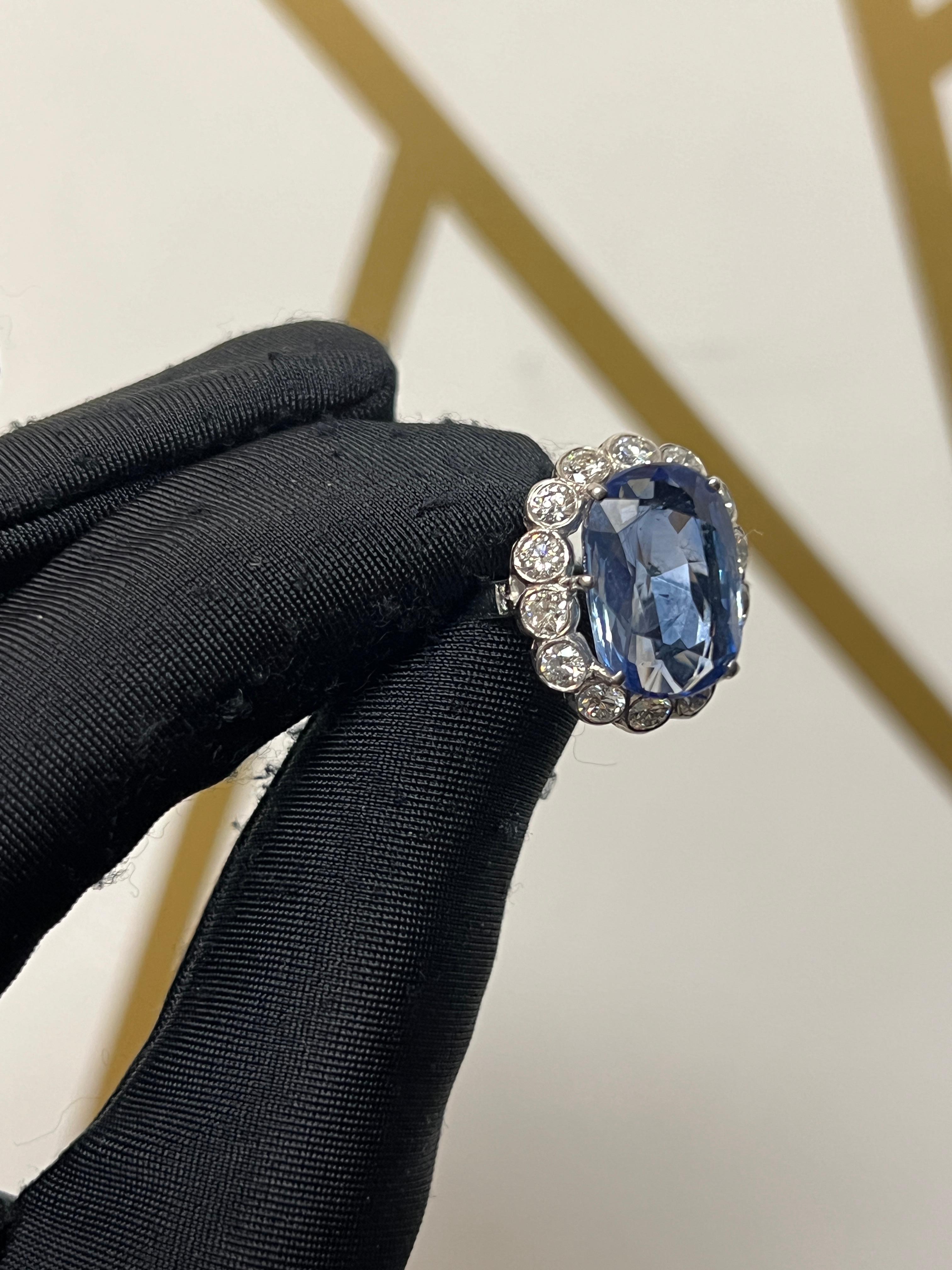 Mixed Cut AGL Certified Natural Oval Sapphire and Diamond Ring For Sale