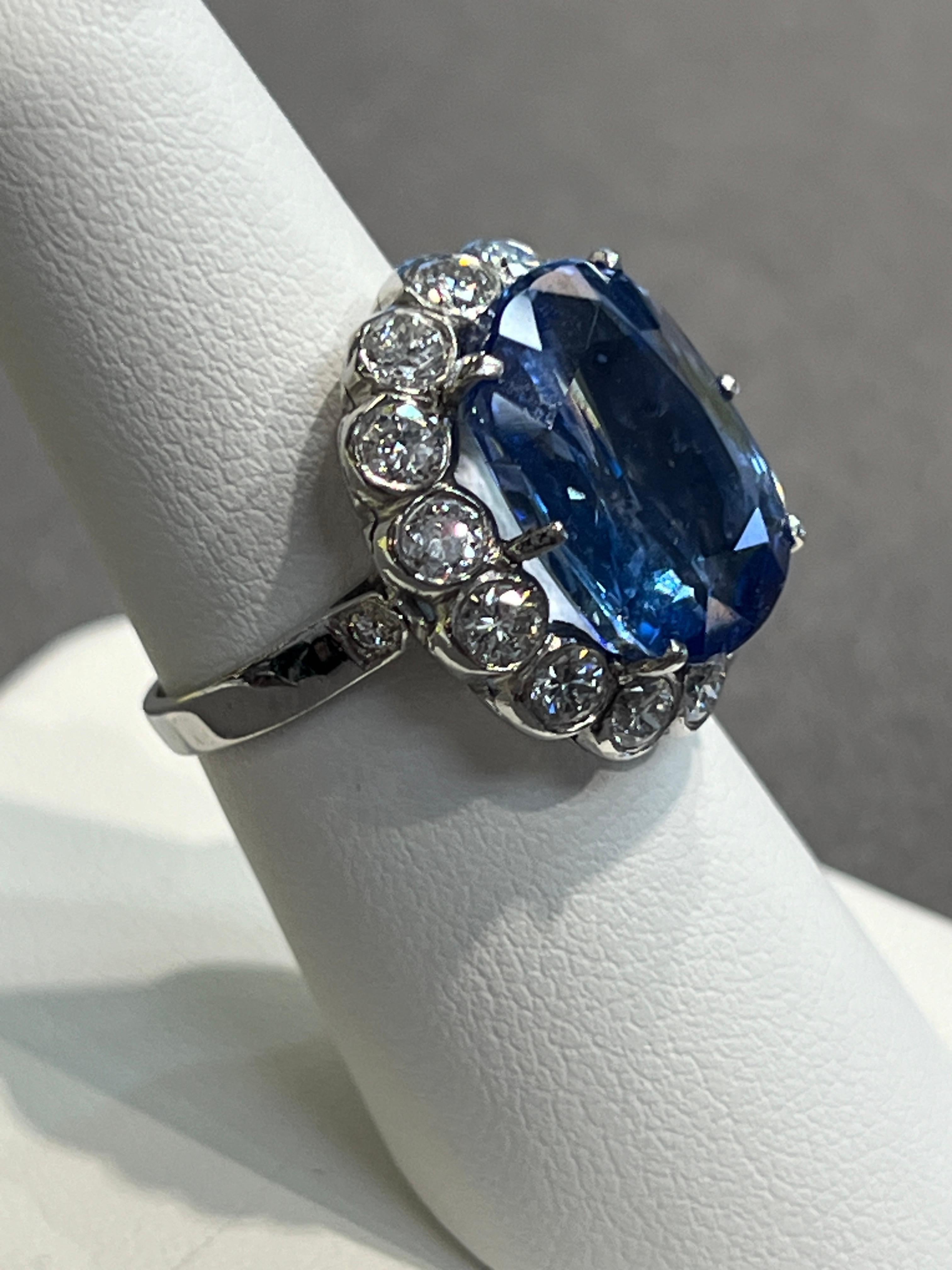 AGL Certified Natural Oval Sapphire and Diamond Ring For Sale 1