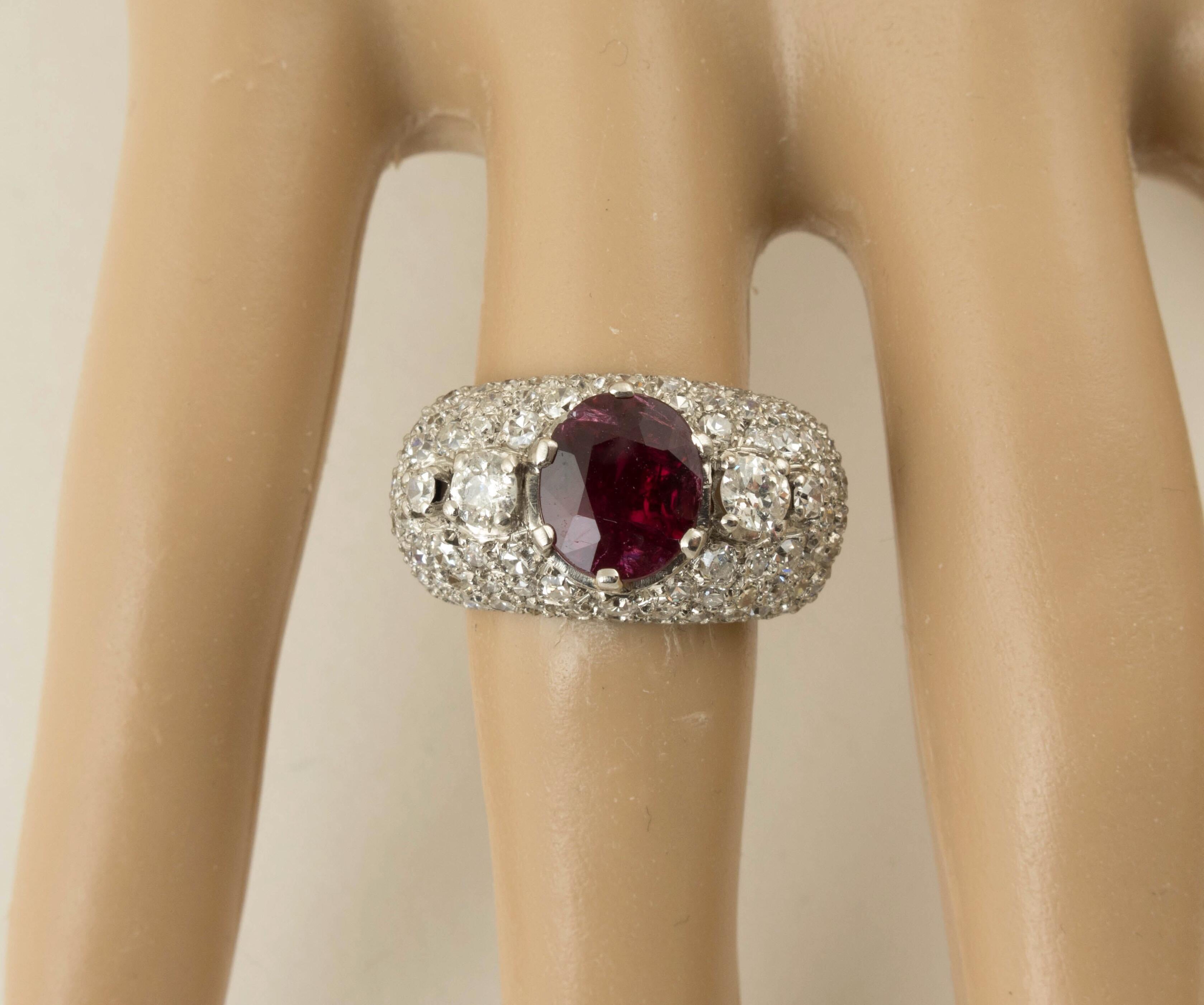 AGL Certified Natural Unheated Ruby Diamond Platinum Ring In Good Condition For Sale In Austin, TX