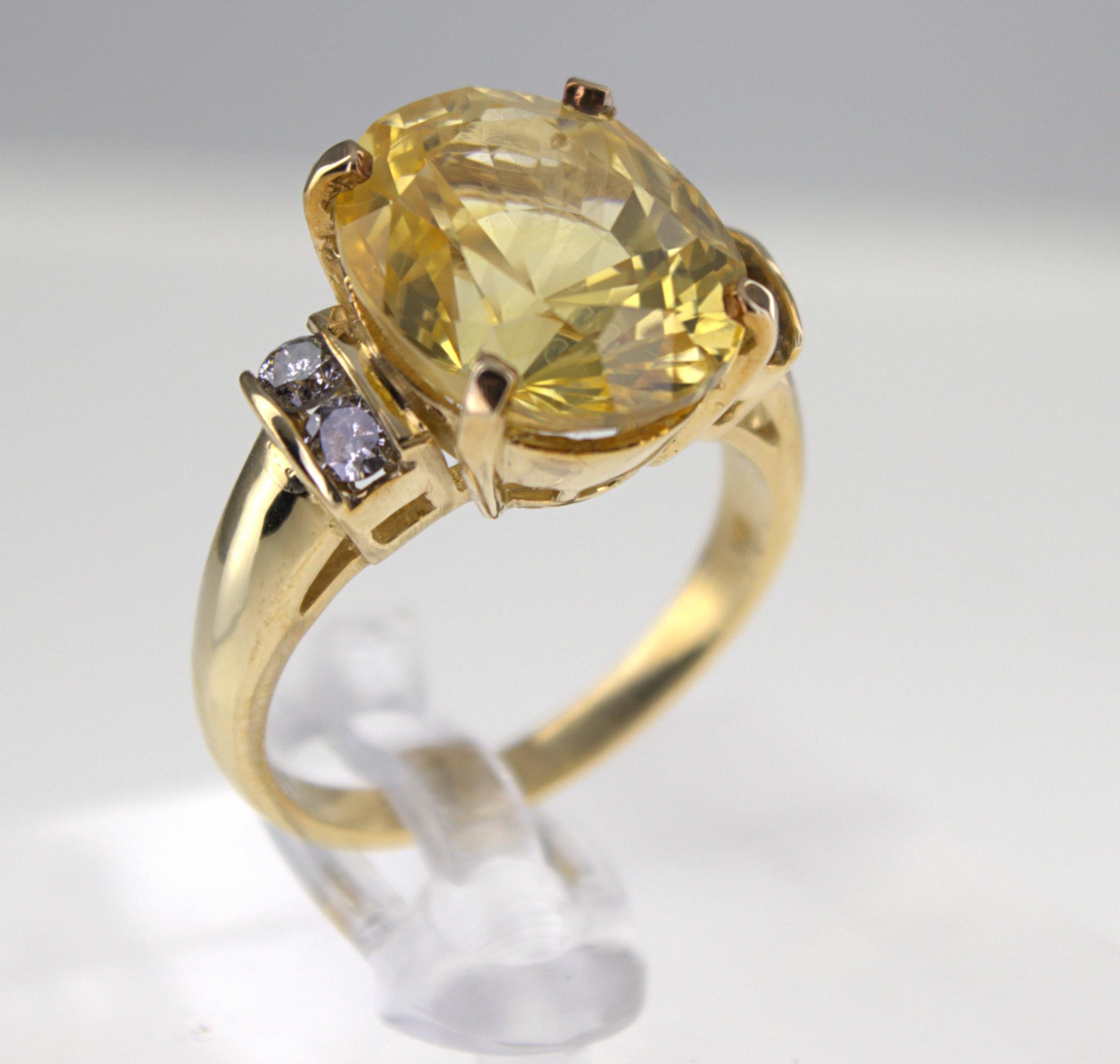 AGL Certified Natural Yellow Sapphire, Diamond, 14K Yellow Gold Ring In Excellent Condition For Sale In Pleasant Hill, CA